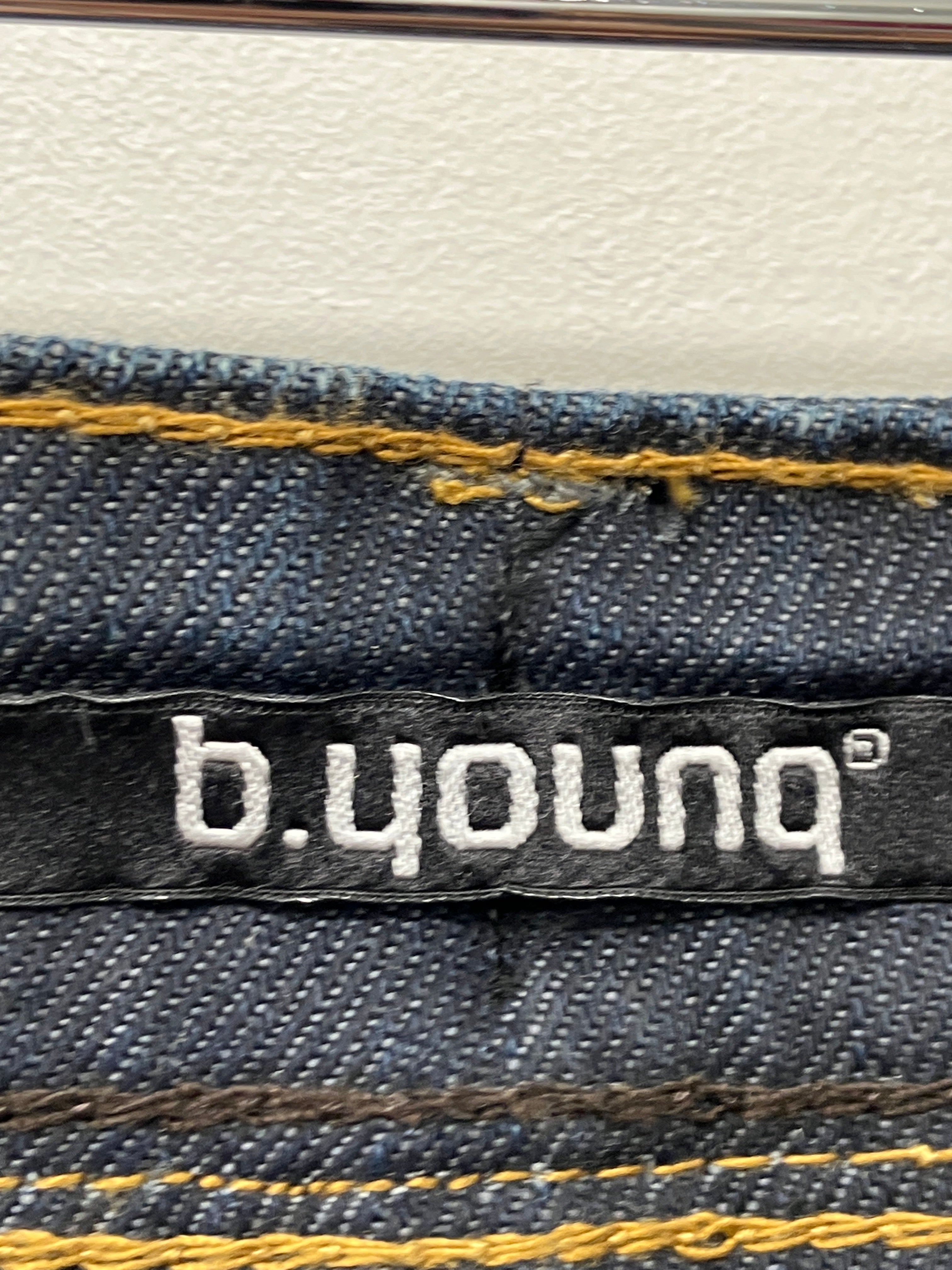 B young Nederdel
