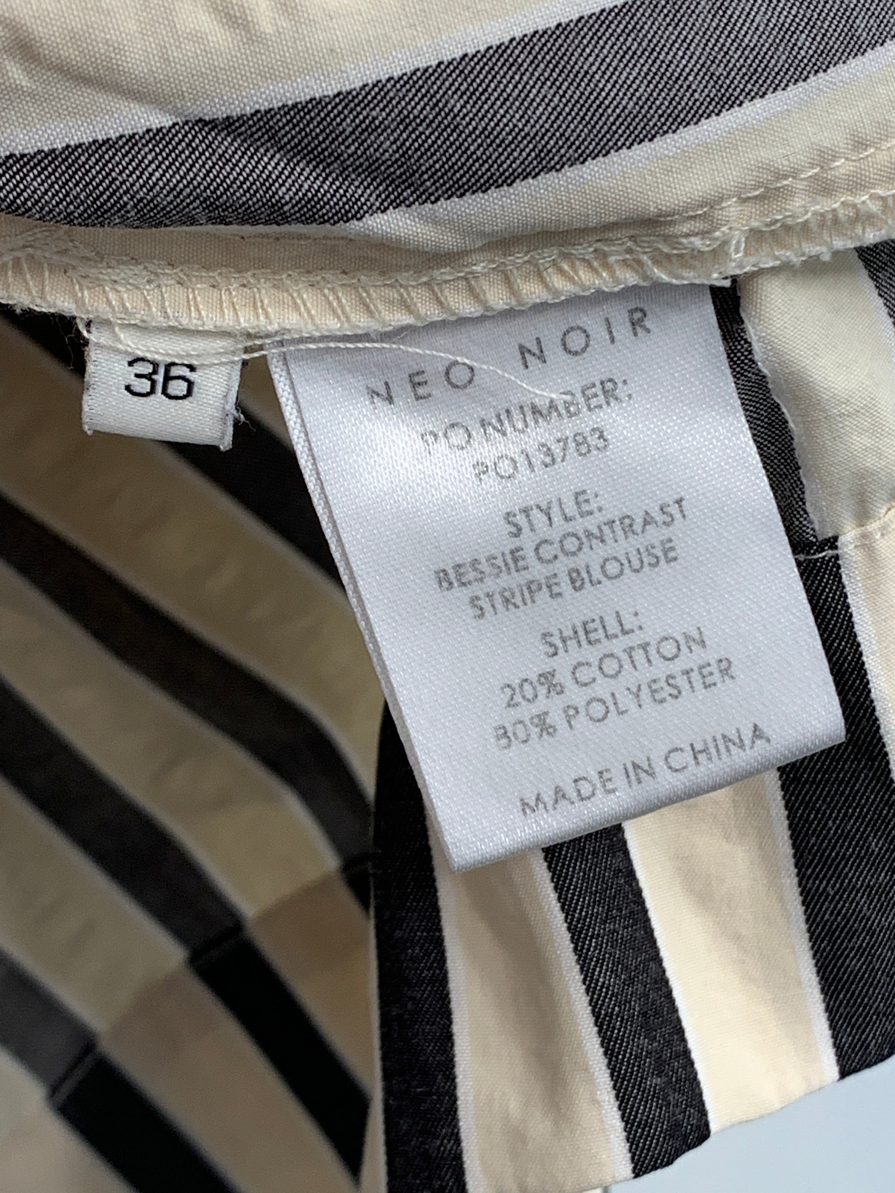 Neo Noir Bluse