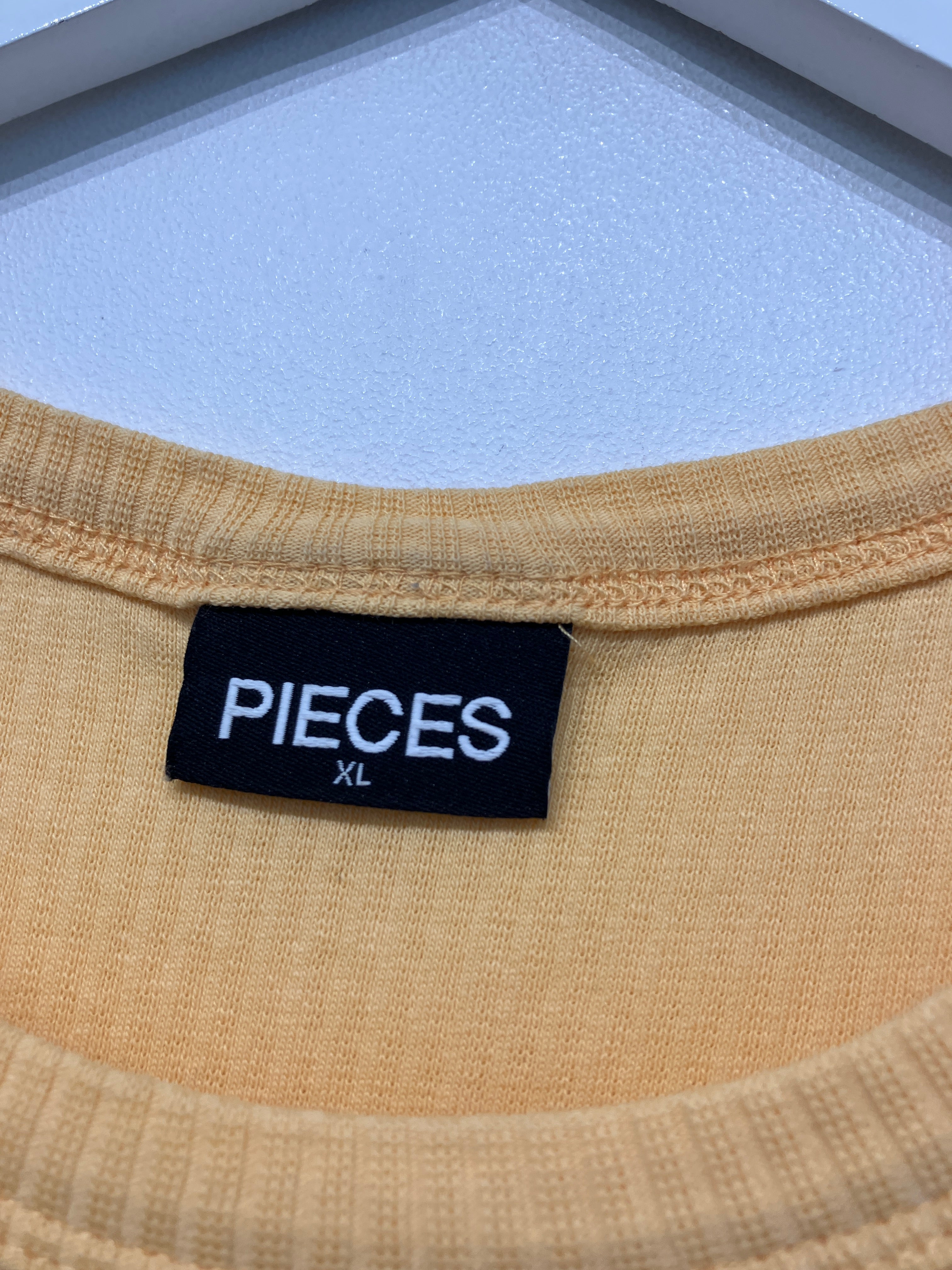 Pieces Top