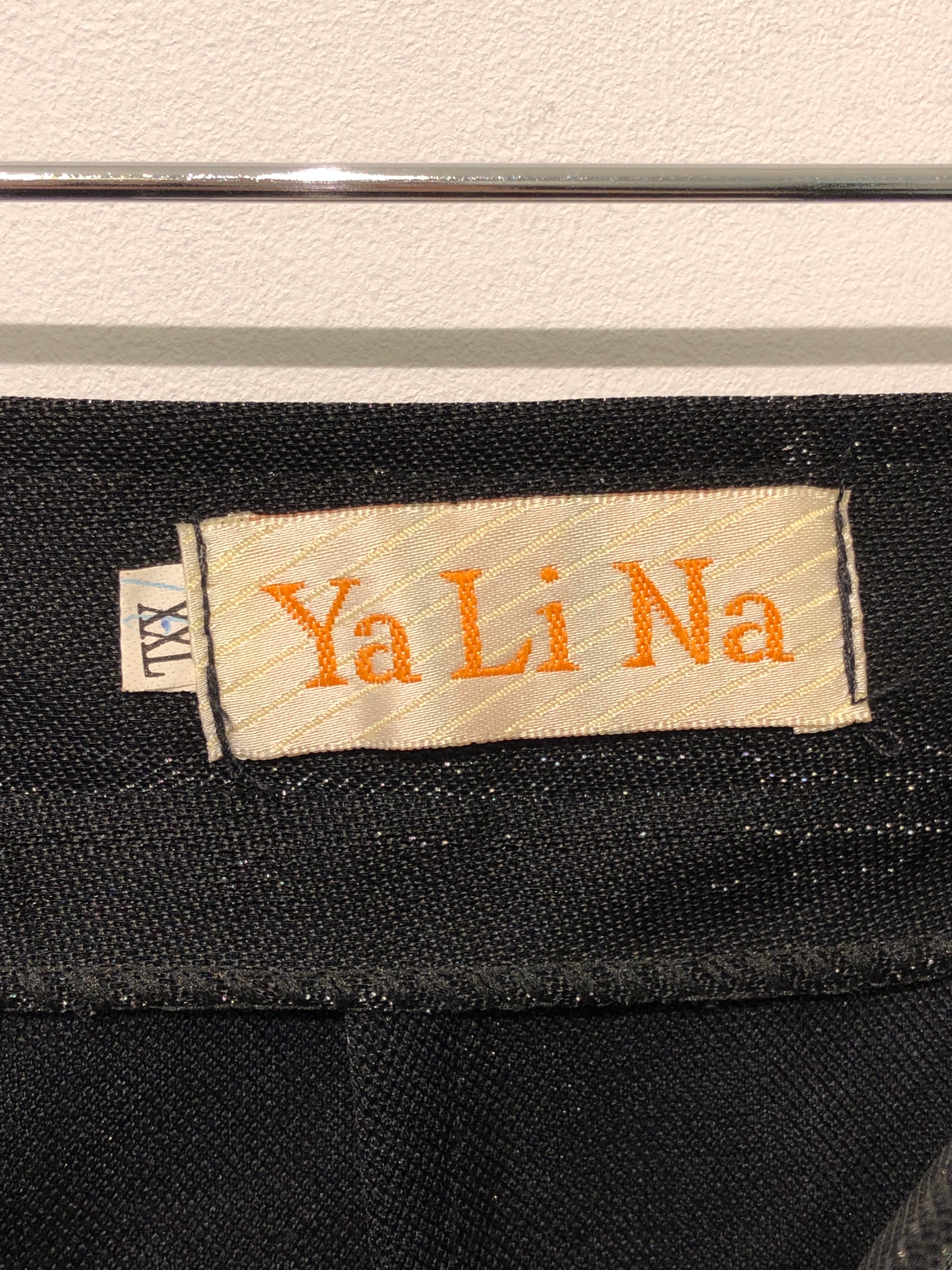 Ya Li Na bukser