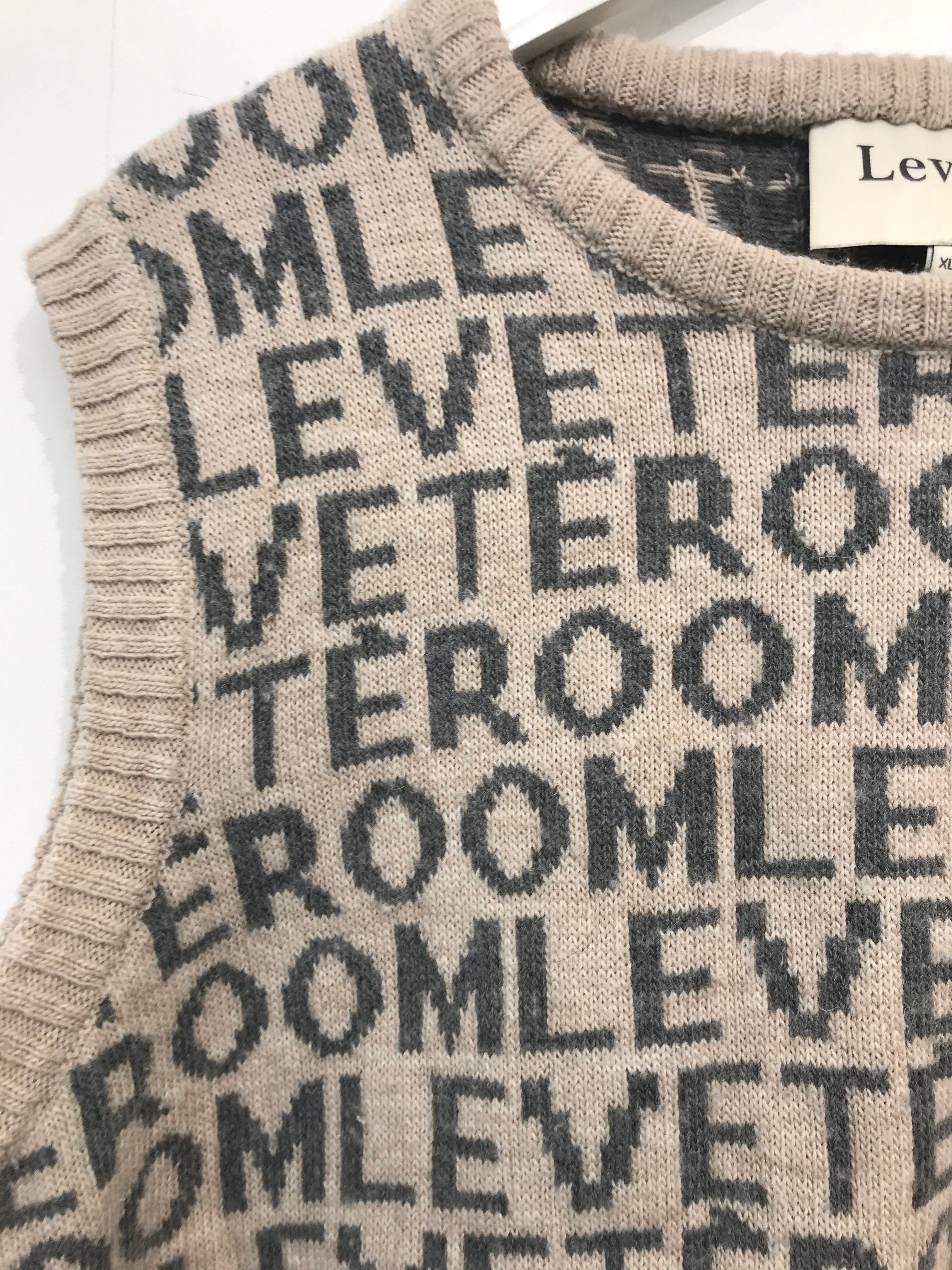 Levete Room Vest