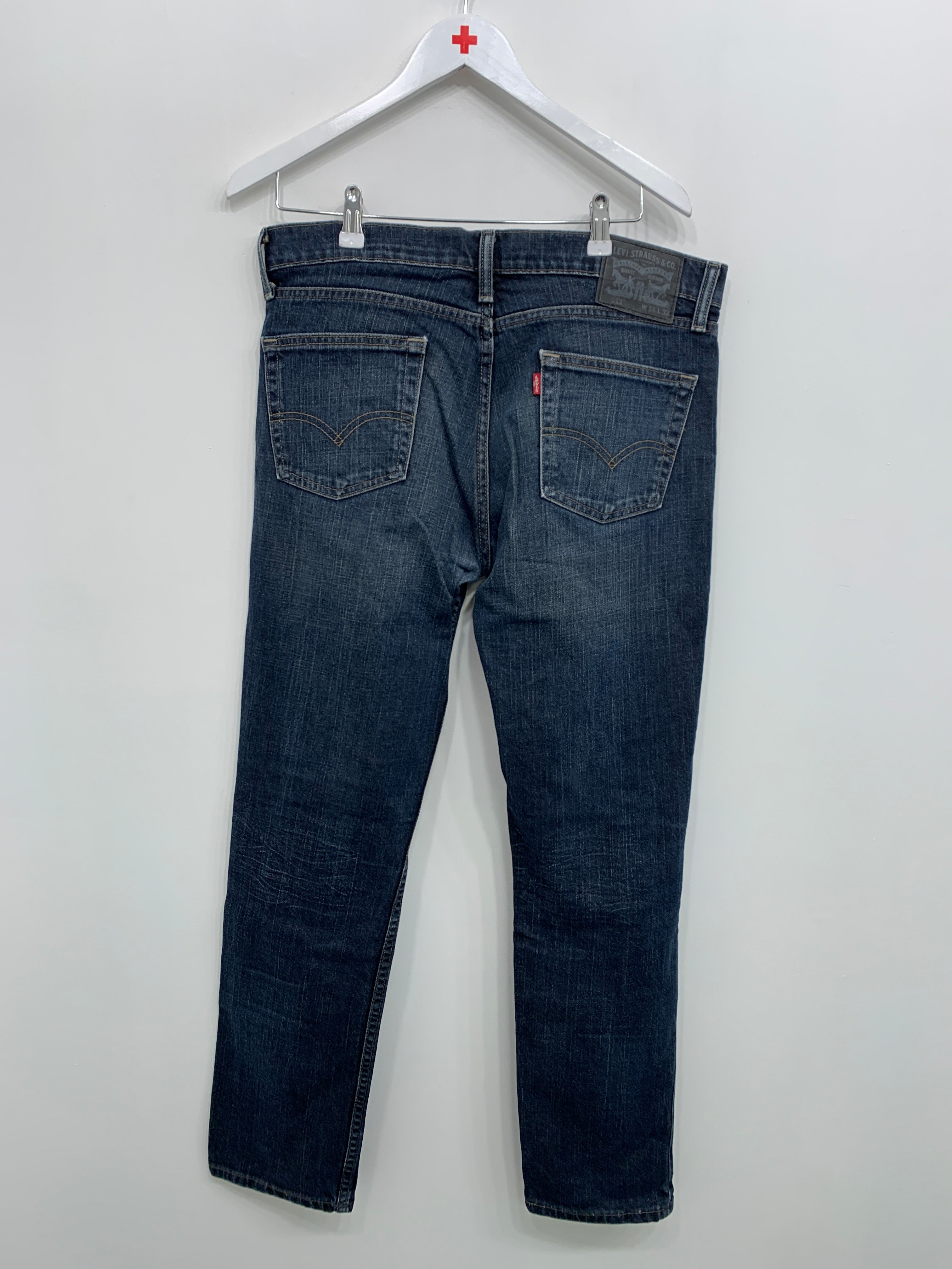Levis Bukser