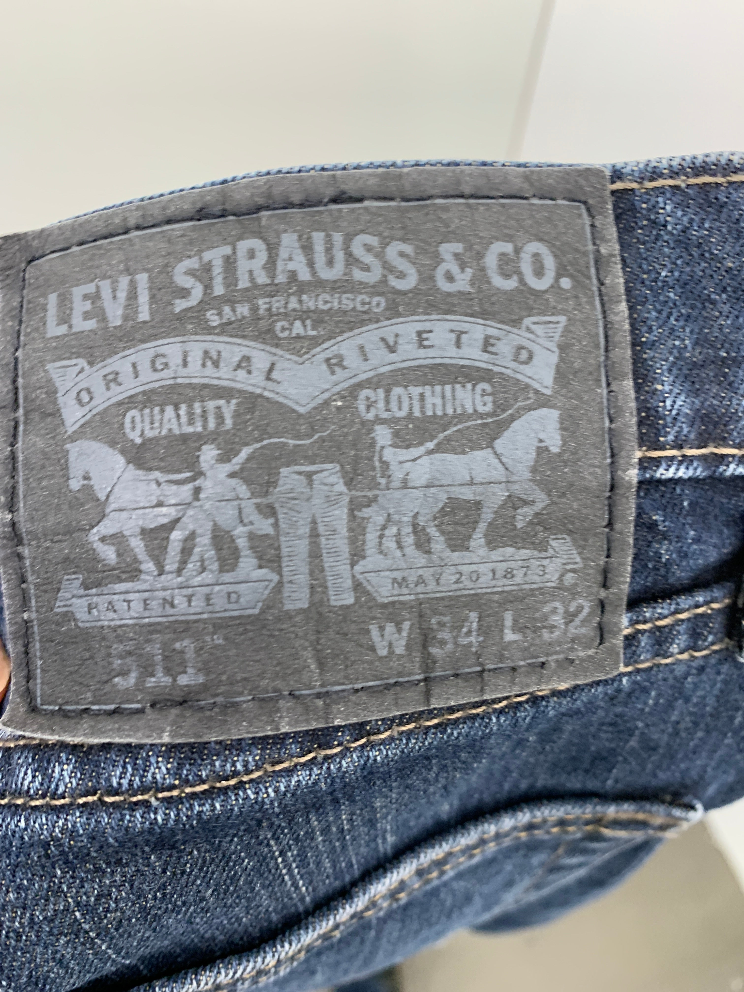 Levis Bukser
