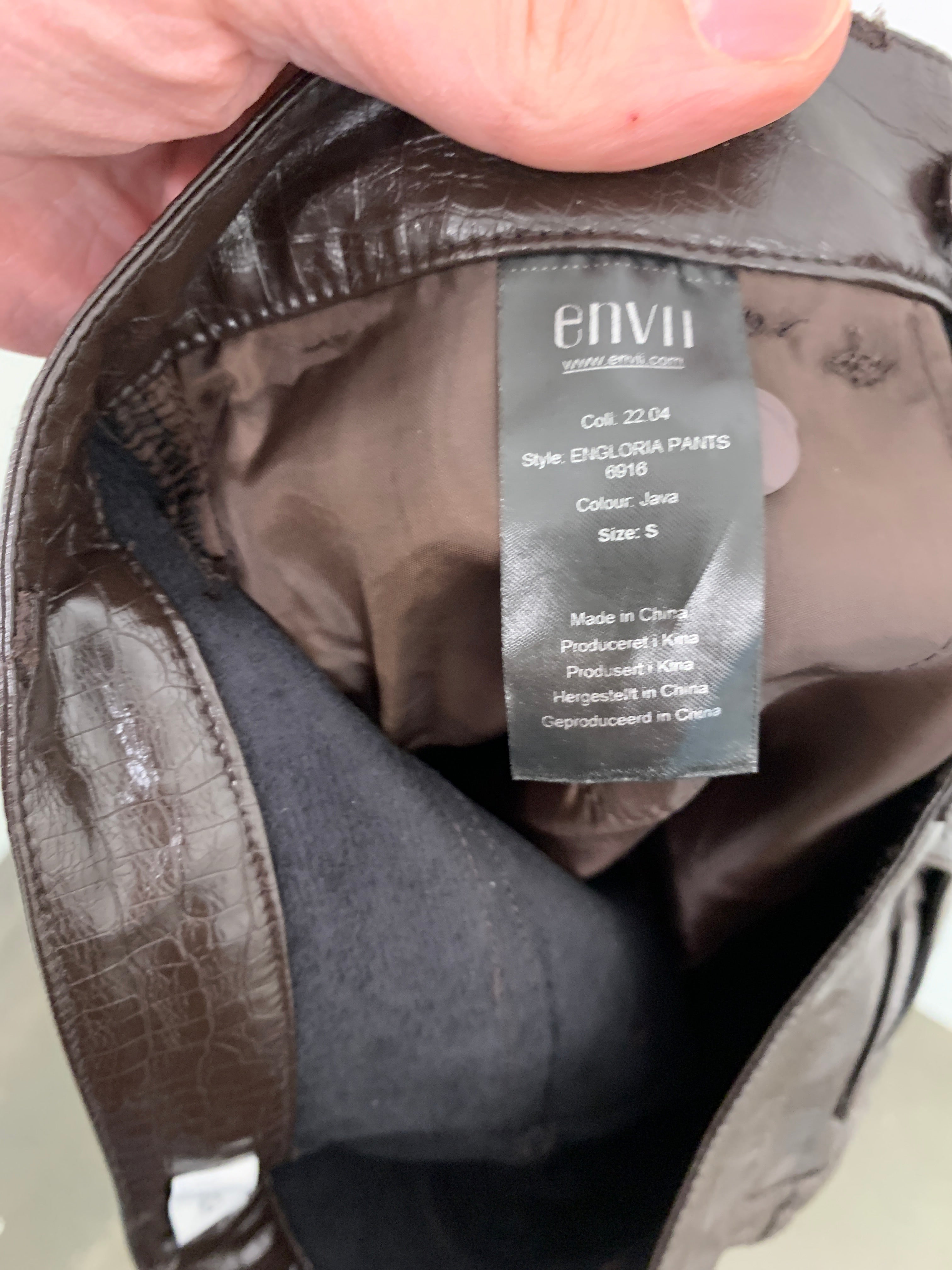 Envii Bukser