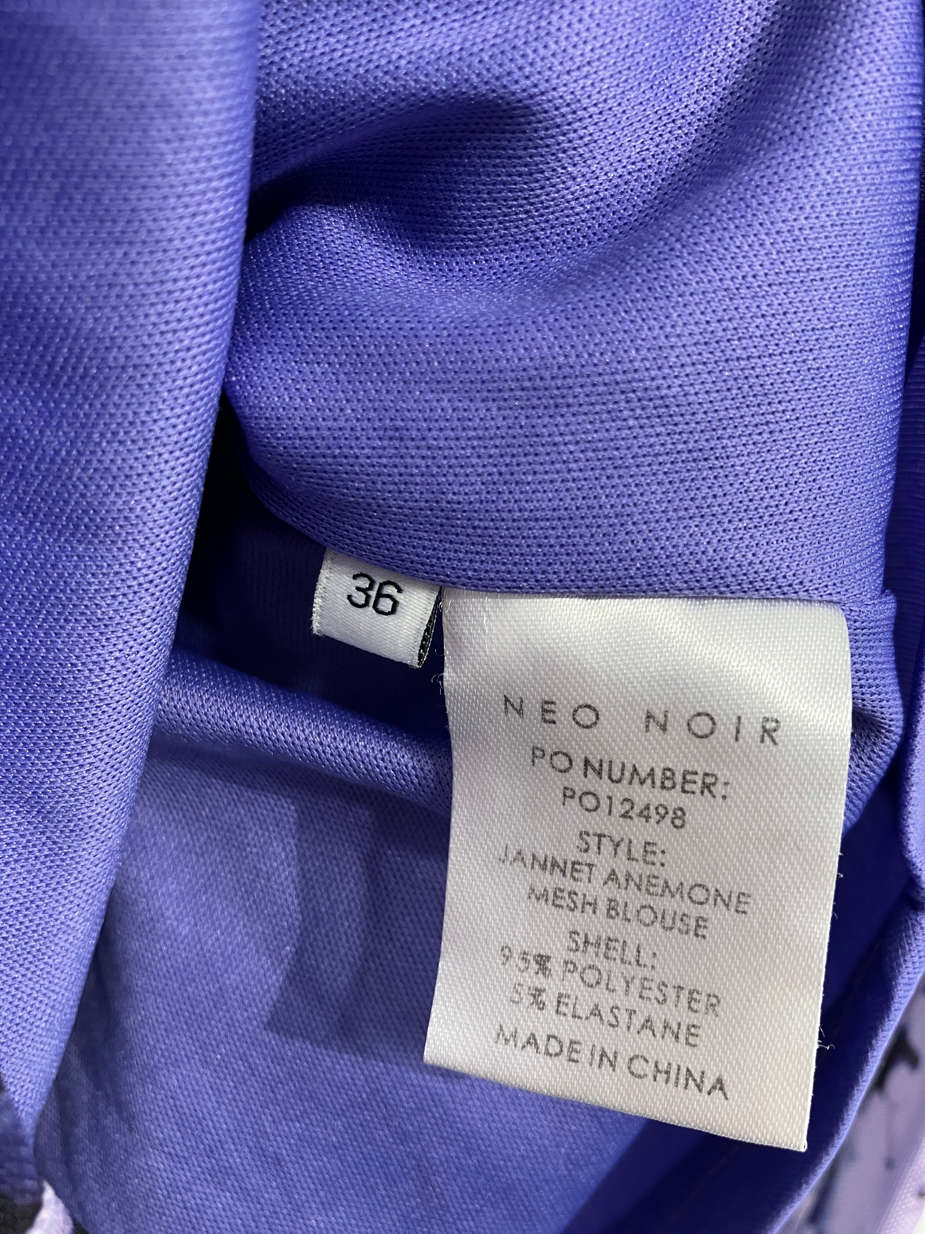 Neo Noir Bluse