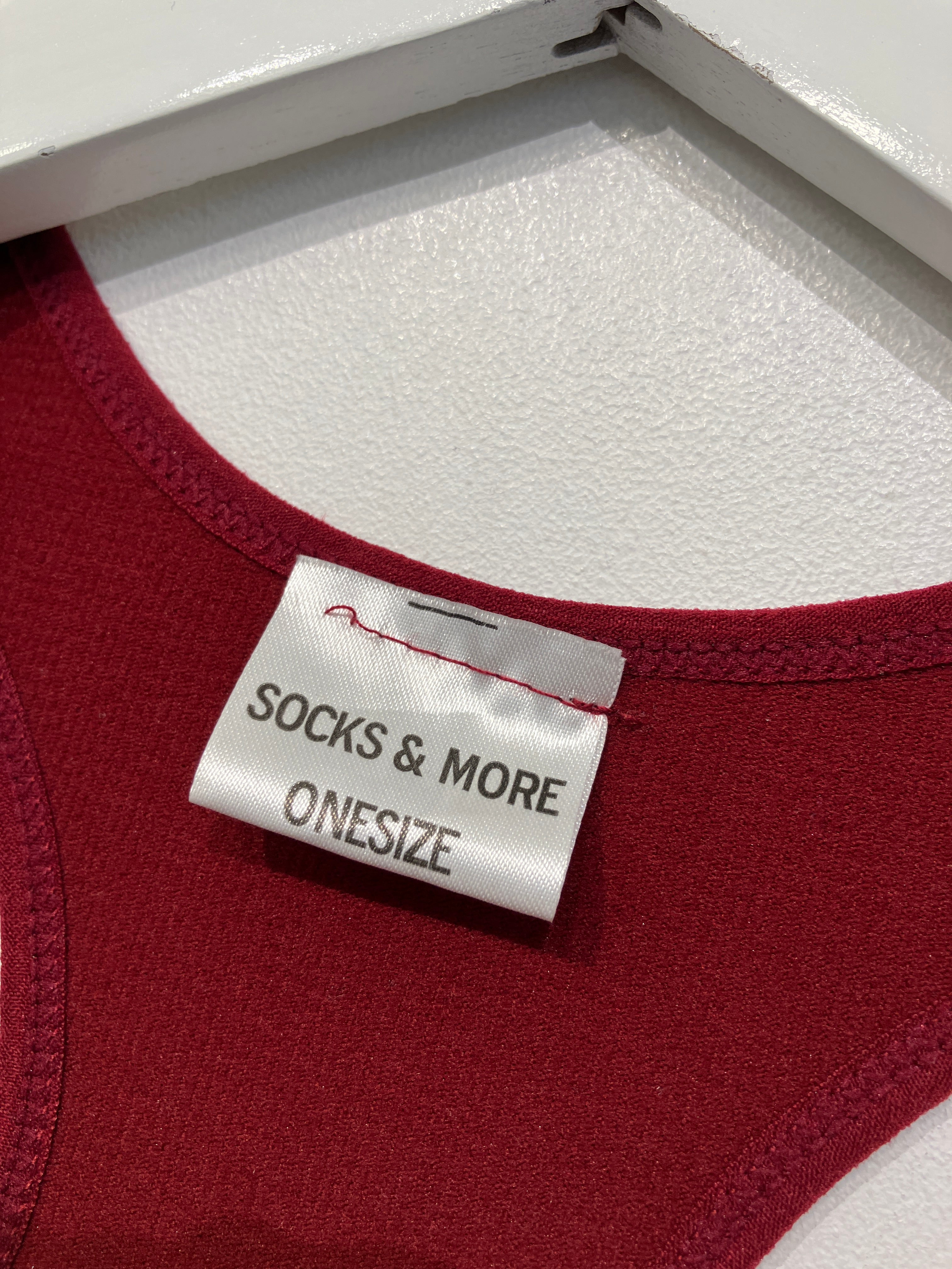 Socks & More Top