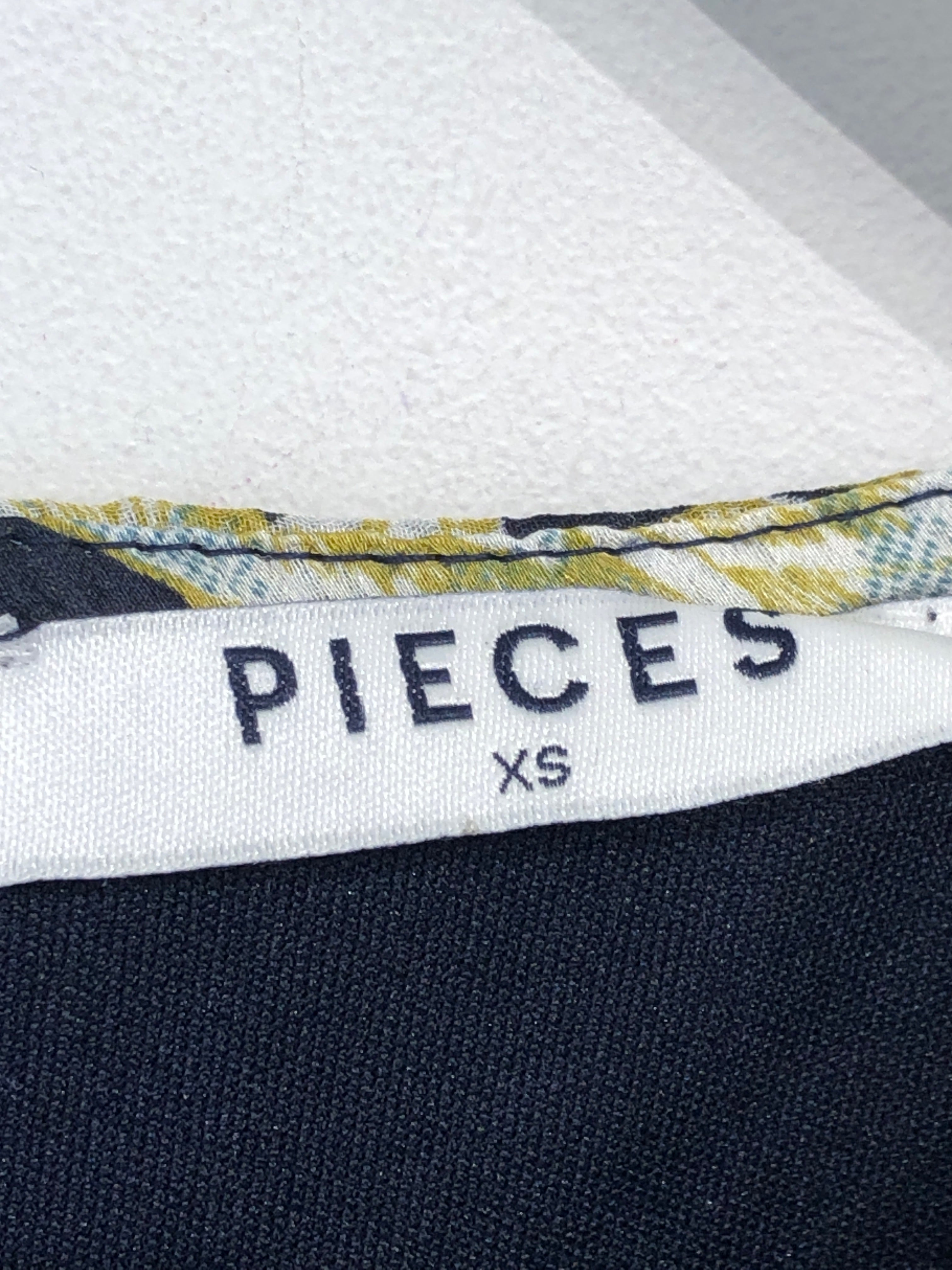 PIECES kjole
