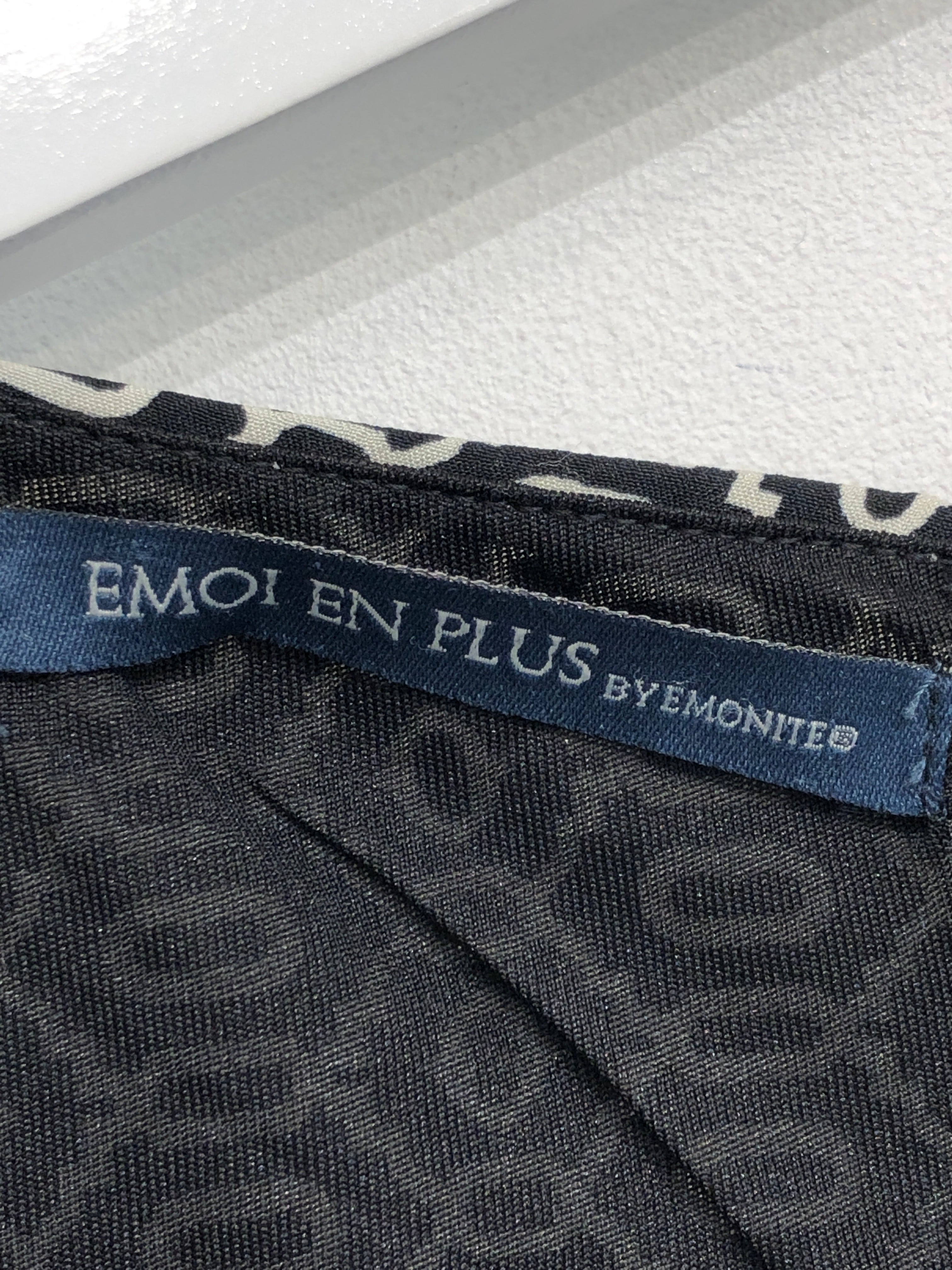 Emoi en Plus by Emonite
