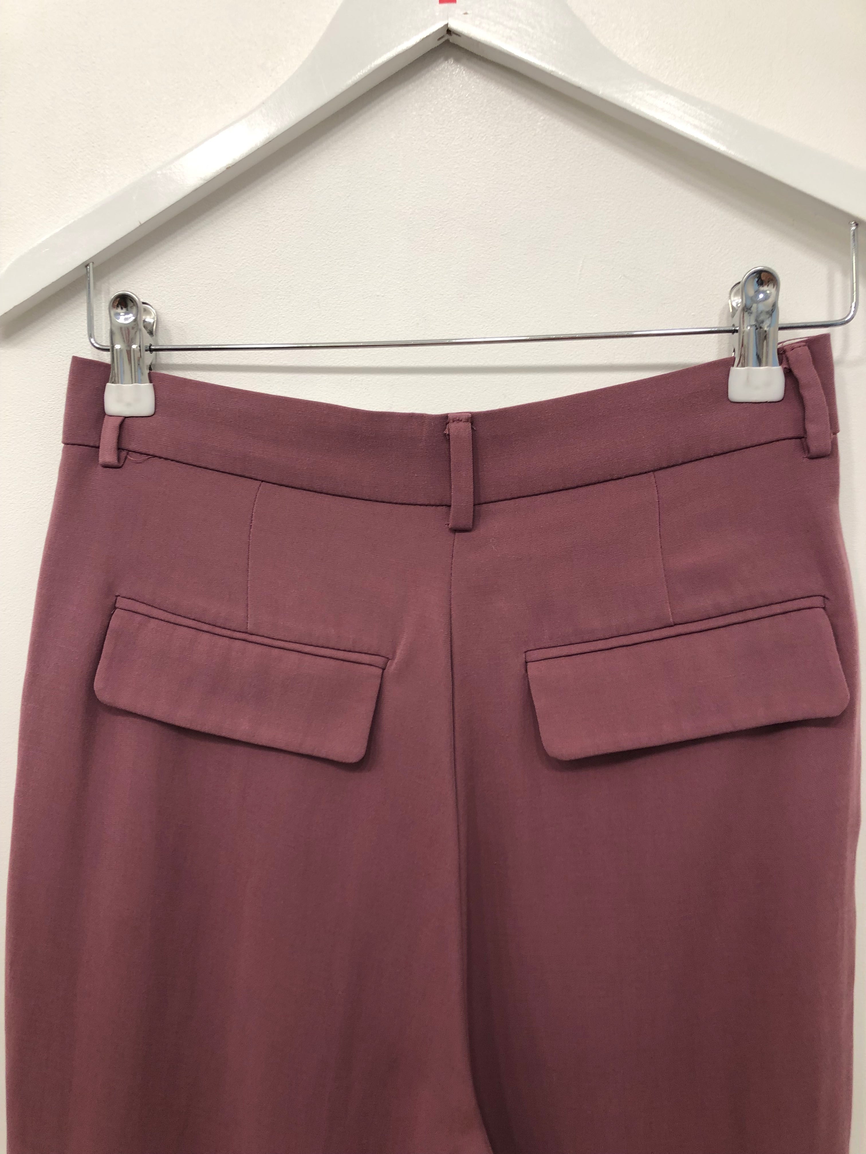 Zara Bukser