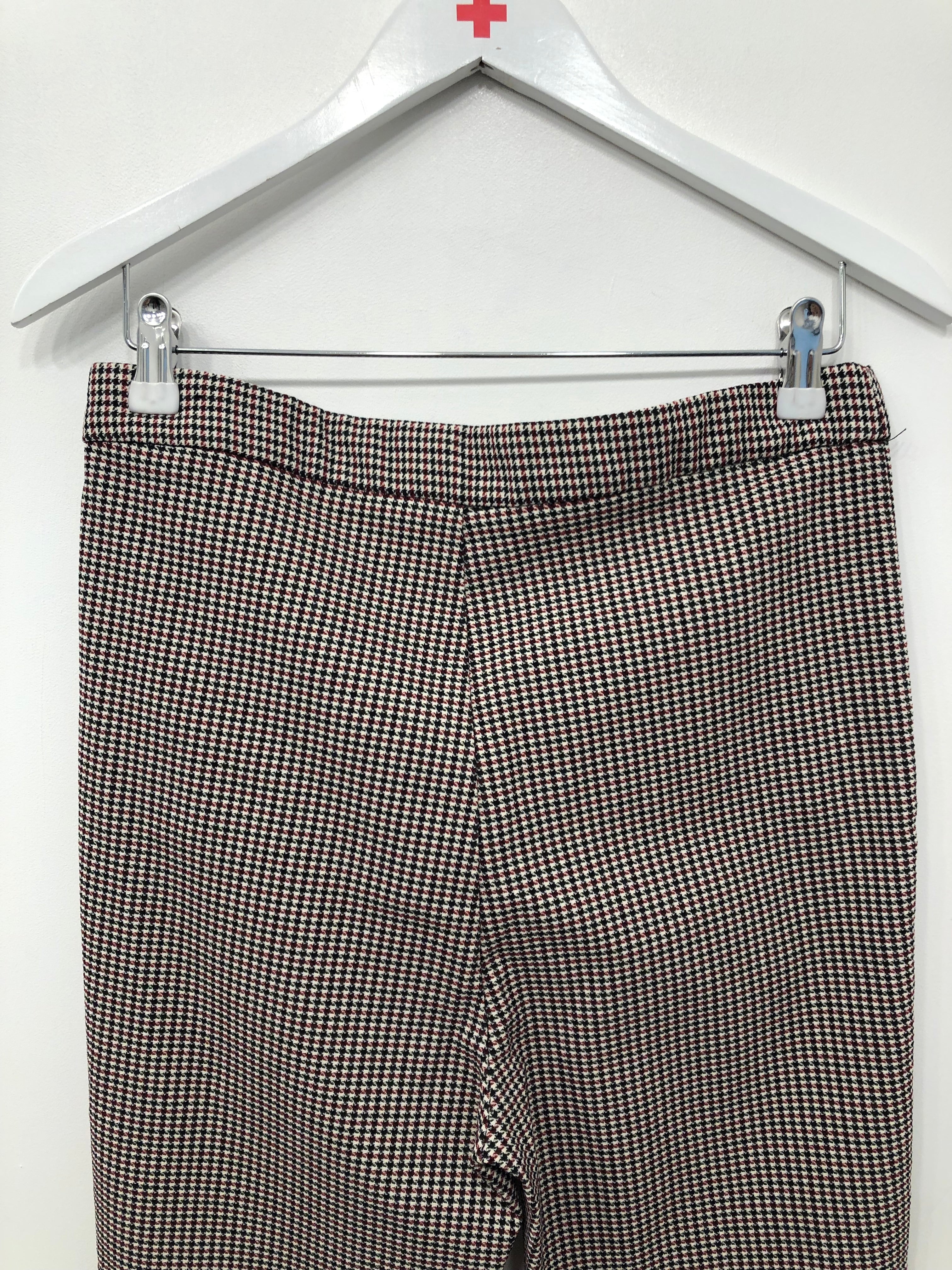 Zara Bukser