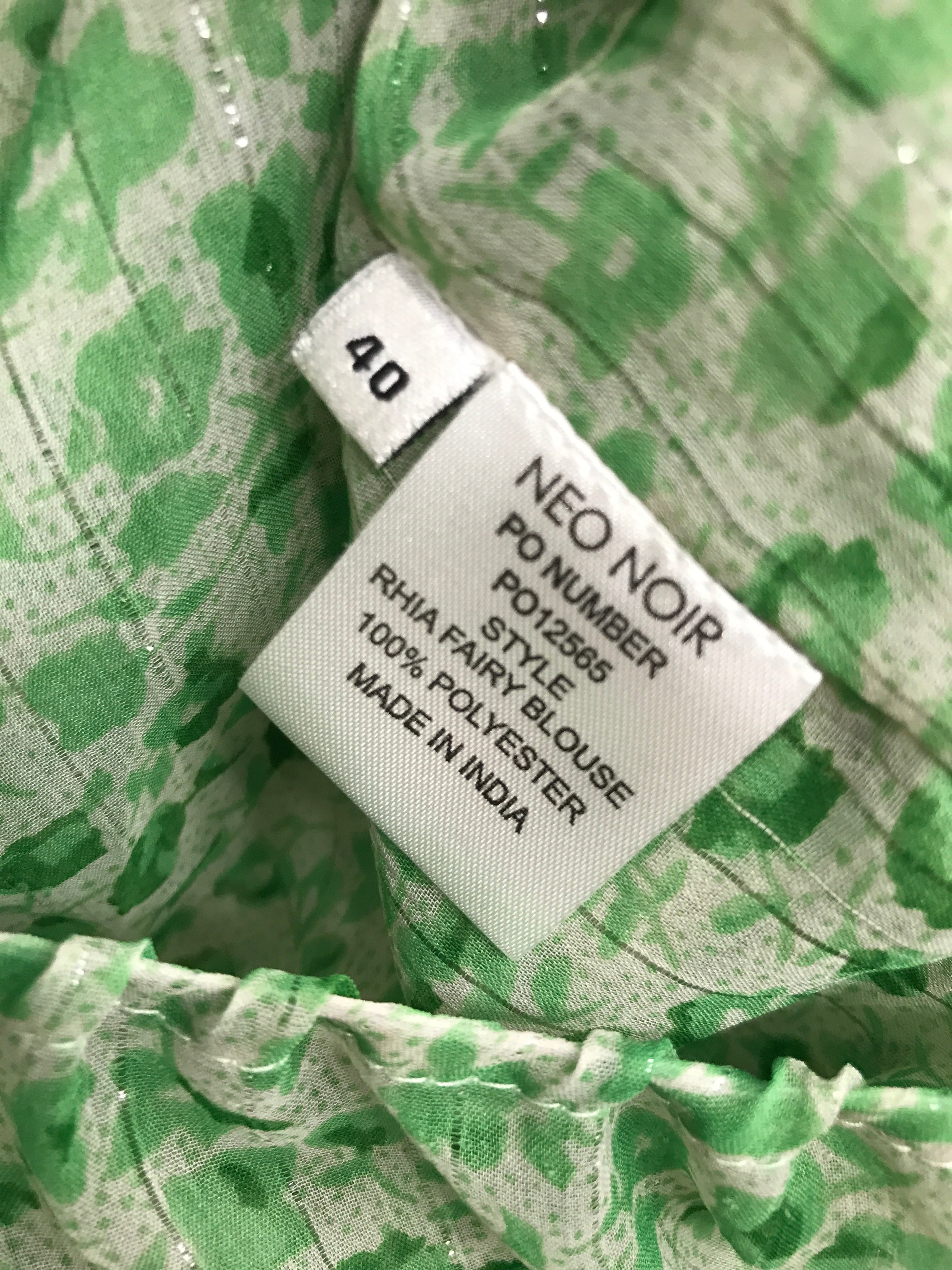 Neo Noir Bluse