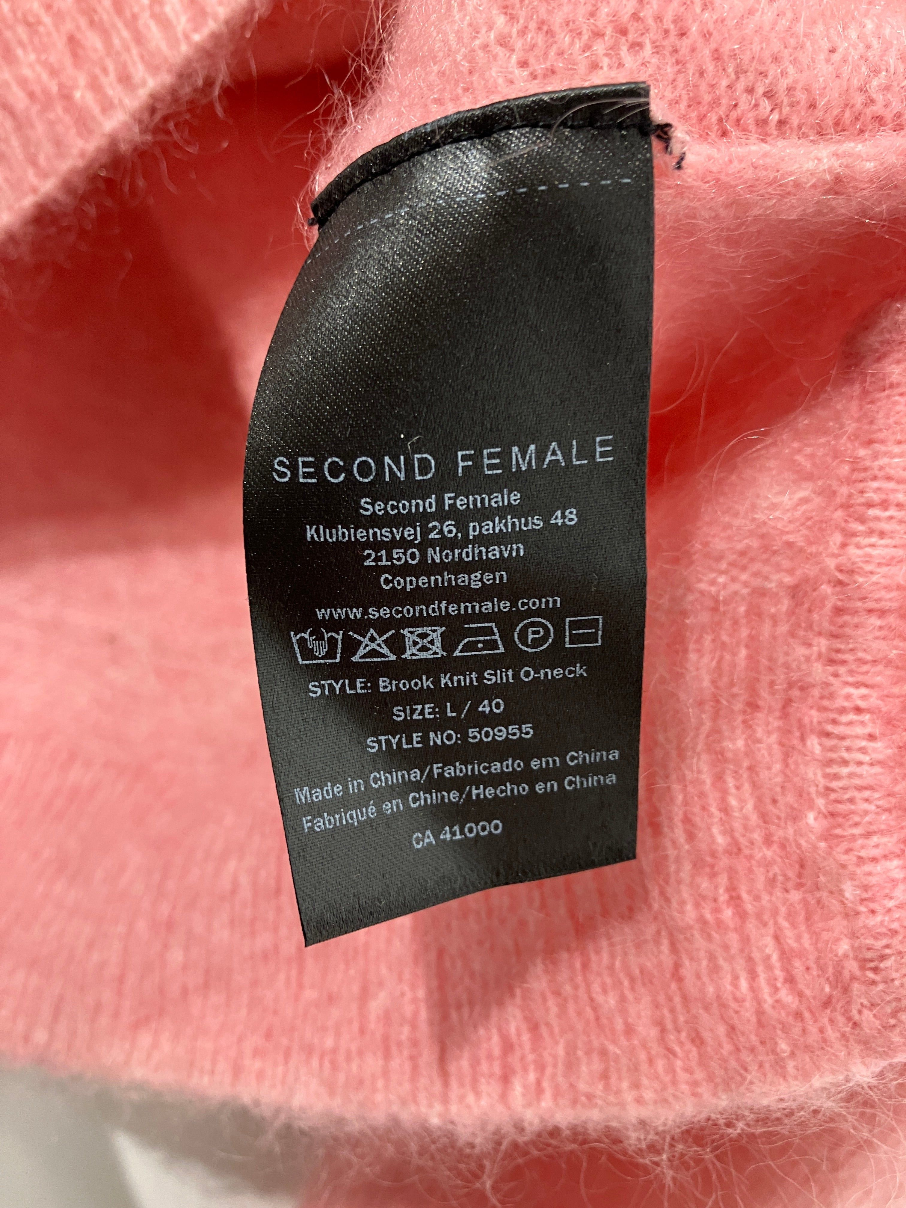 Second Female Bluse