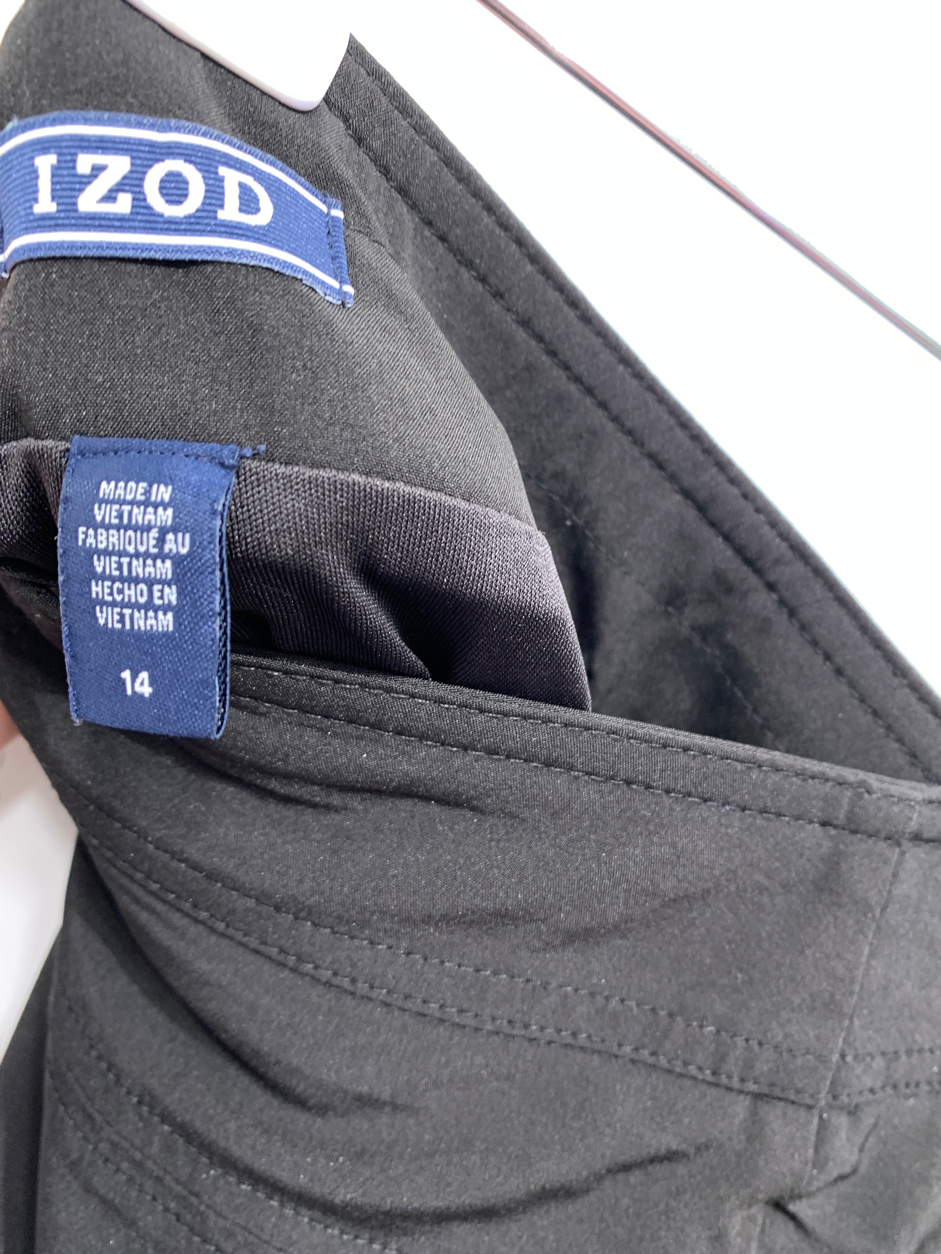 Izod Nederdel