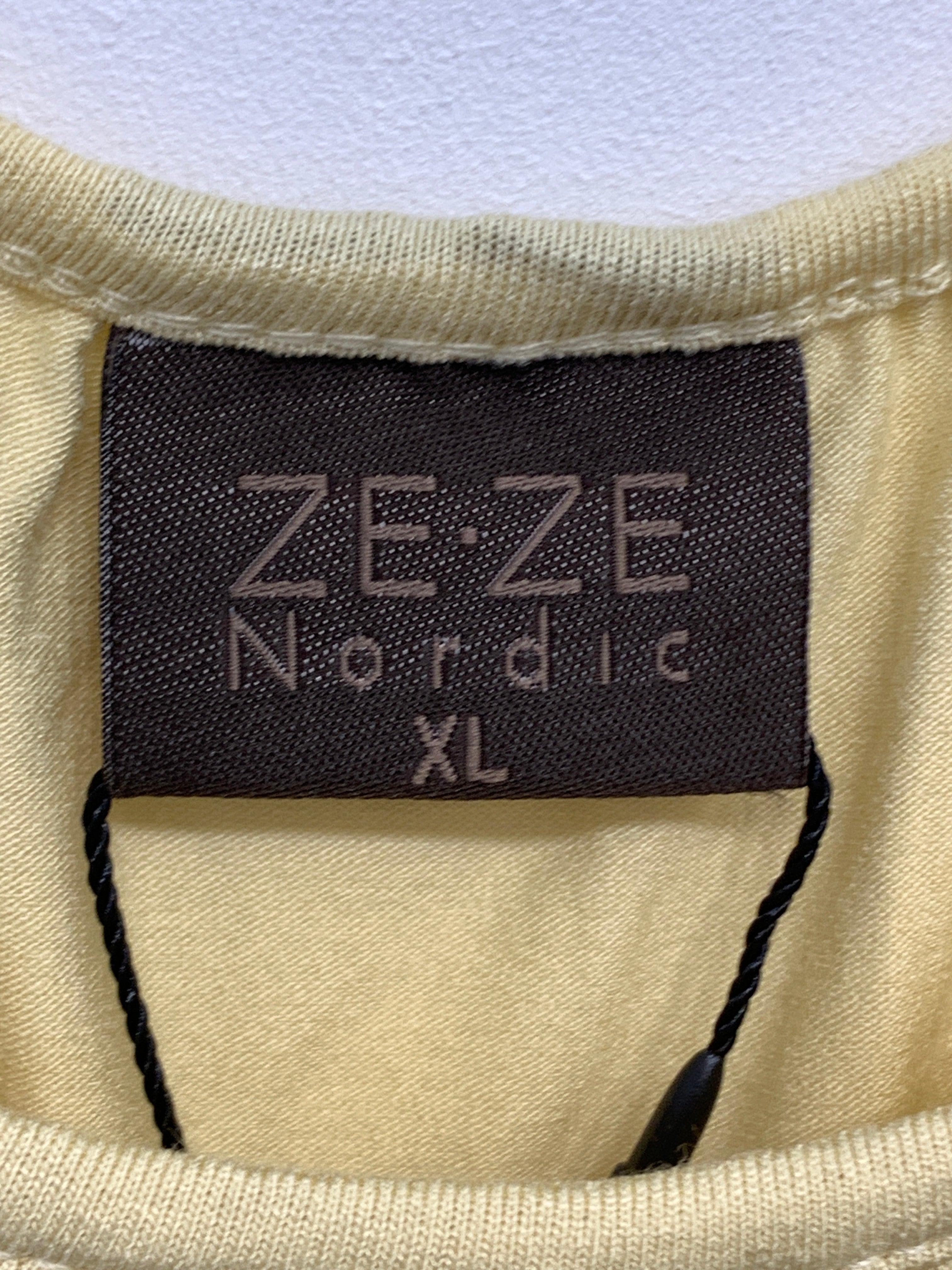Ze-Ze Top