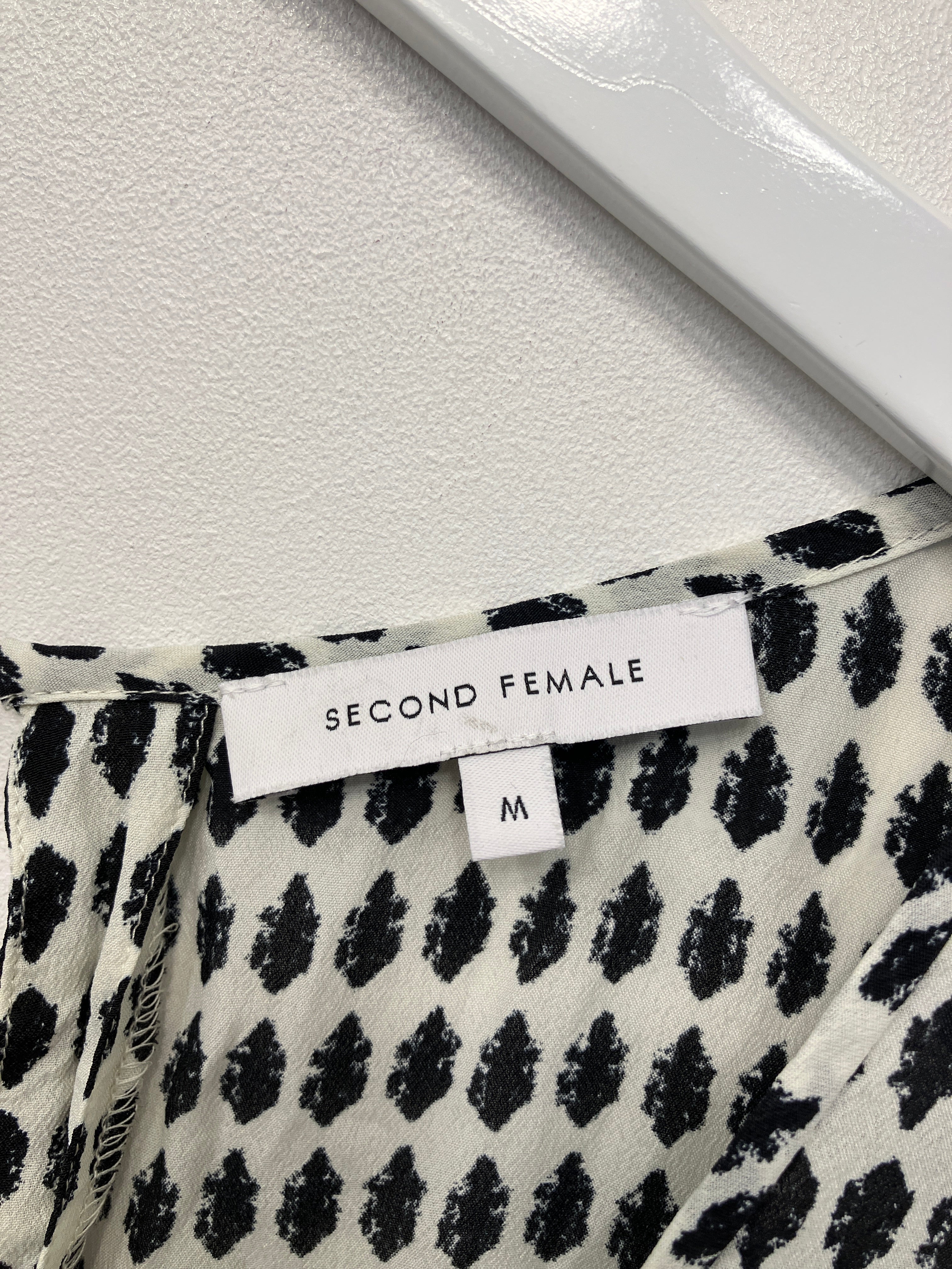 Second Female Bluse