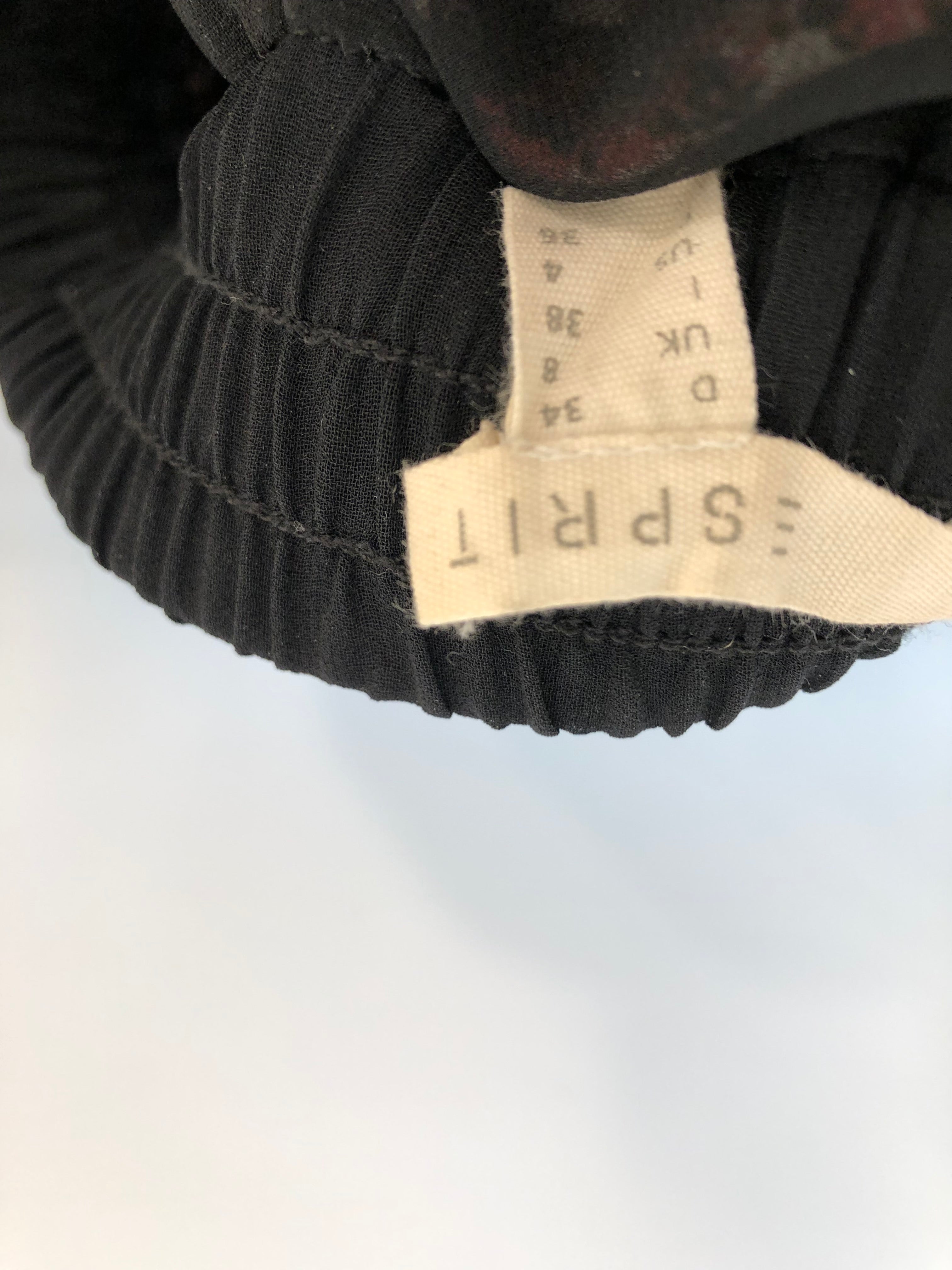 Esprit Nederdel