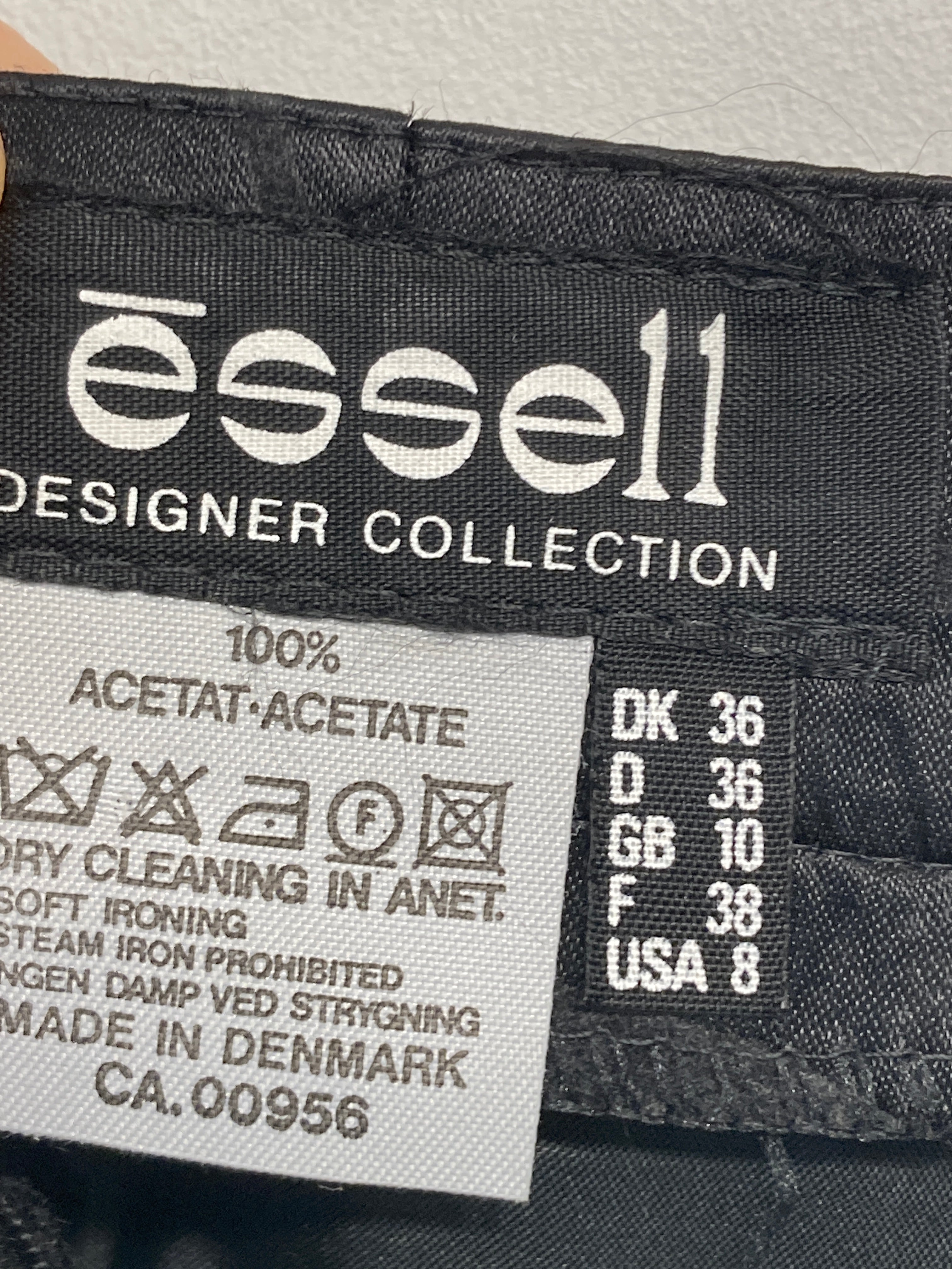 Essell Nederdel