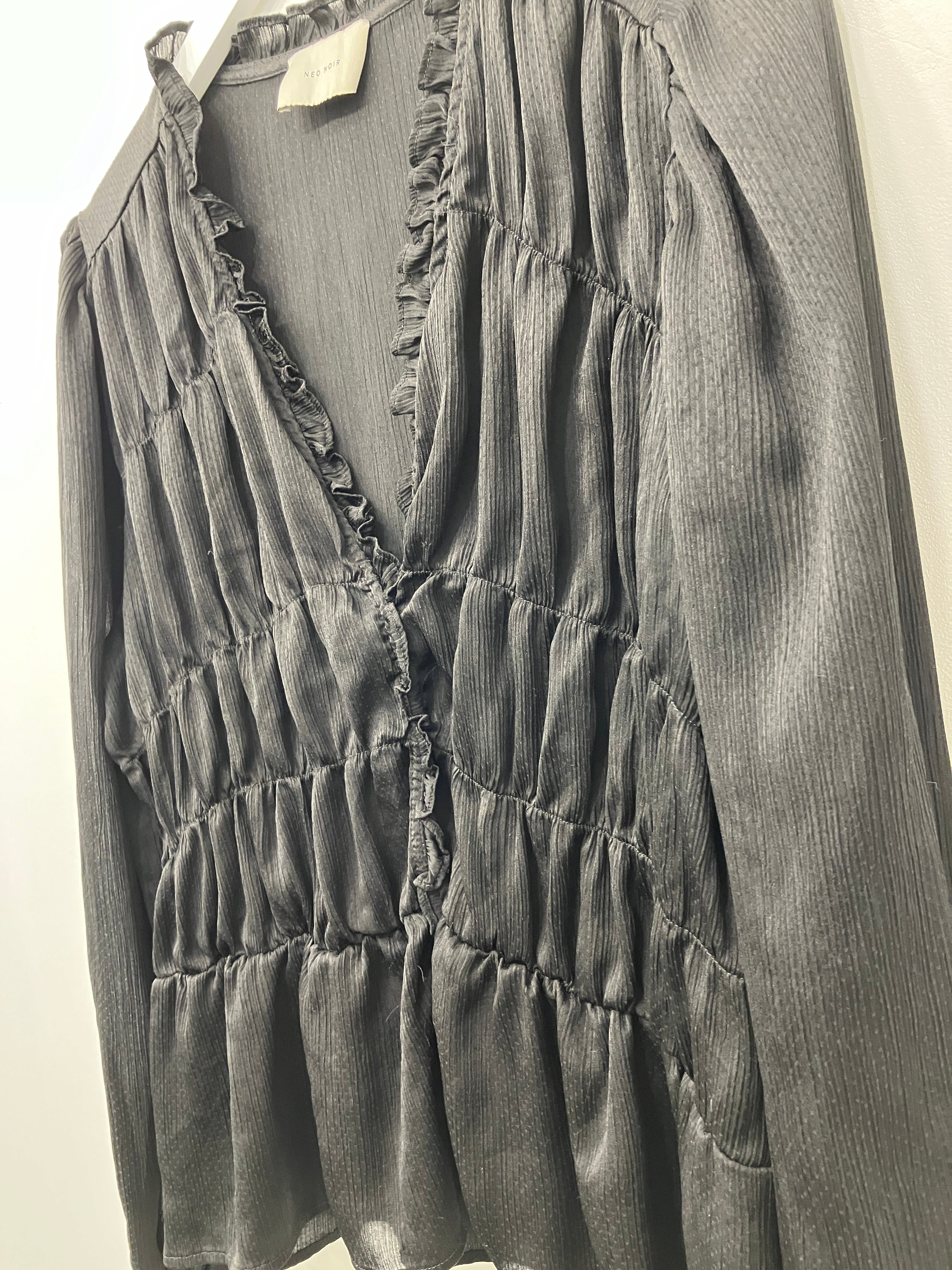 Neo Noir Bluse