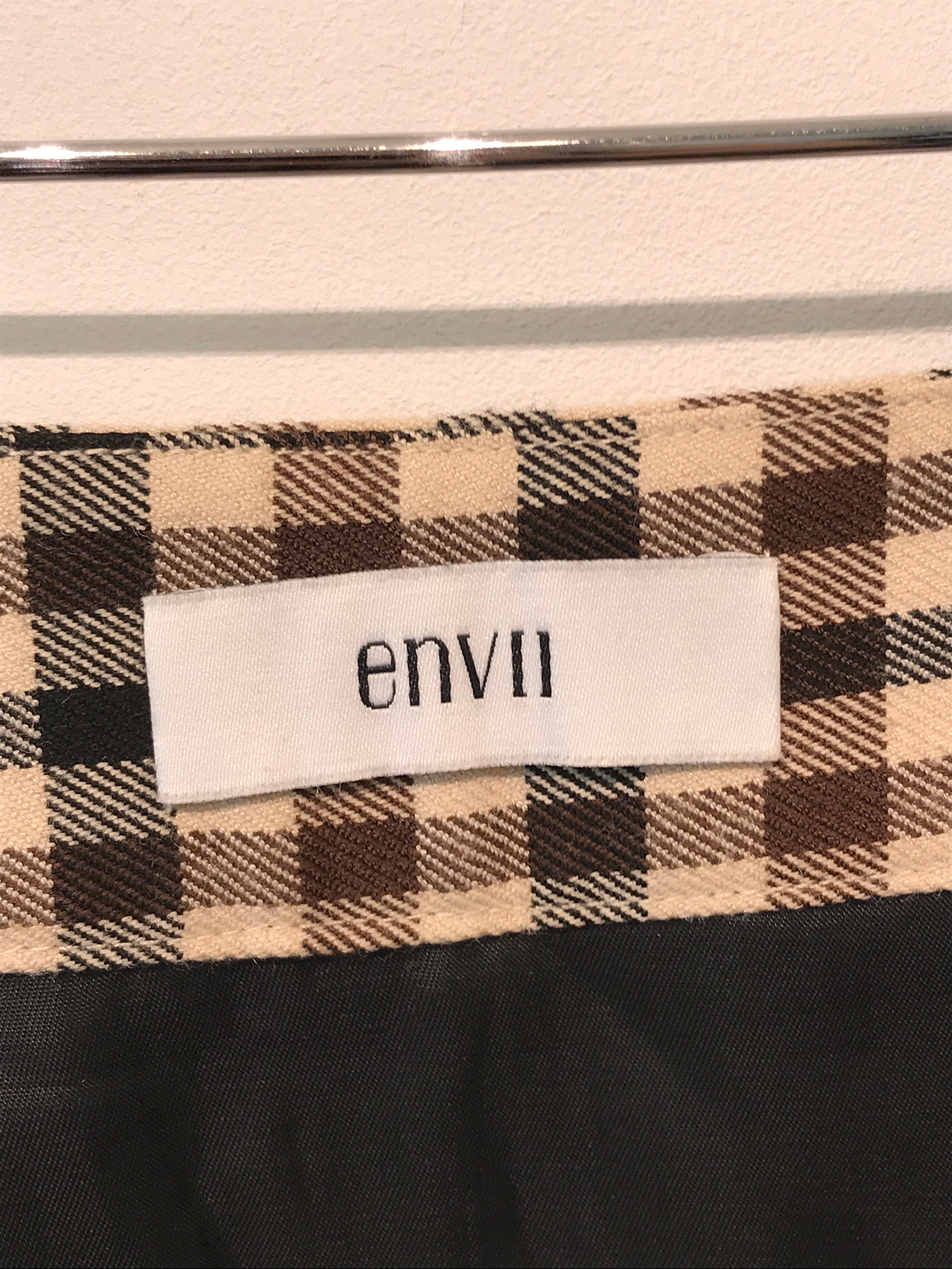 Envii Nederdel