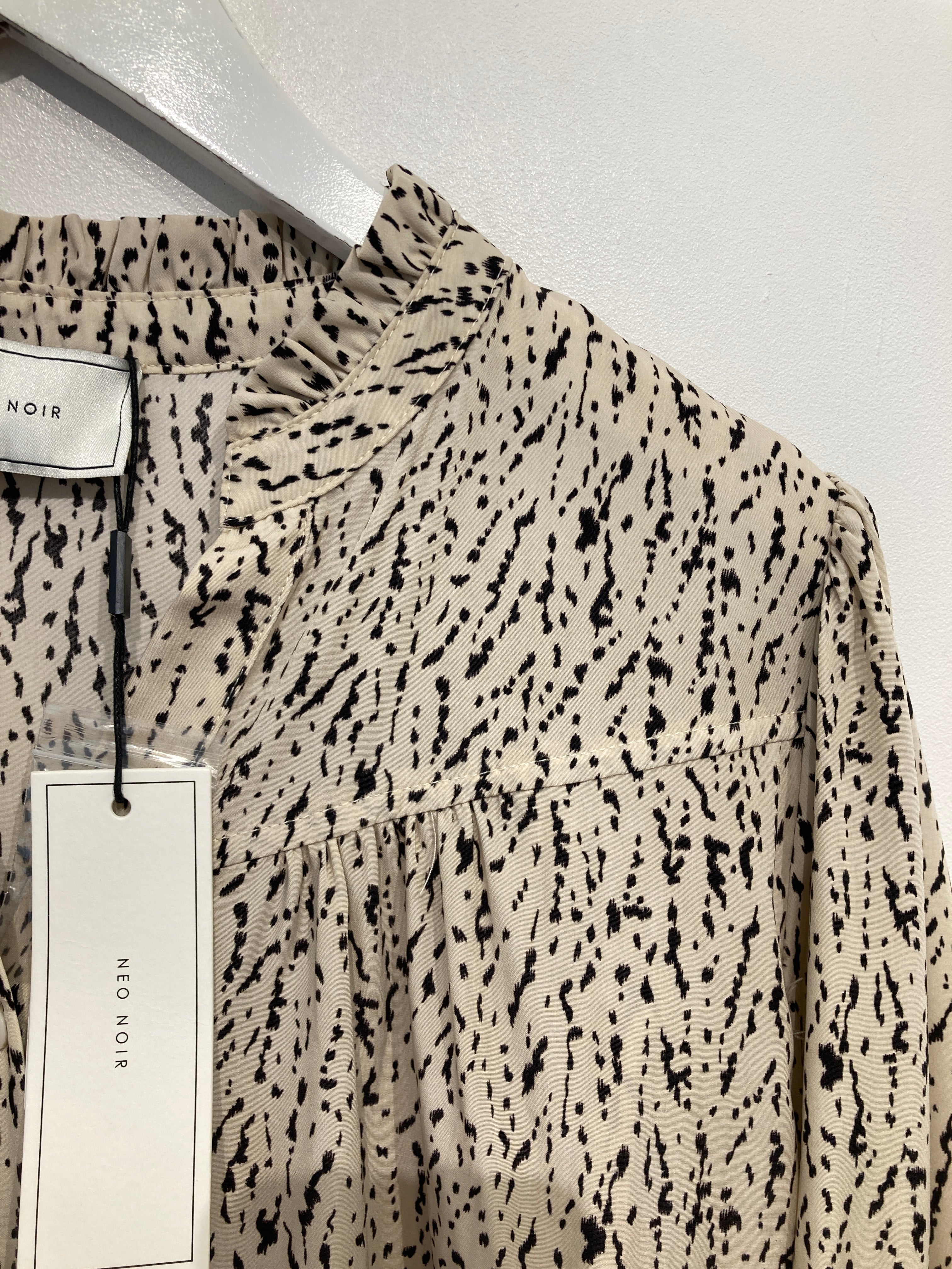 Neo Noir Bluse