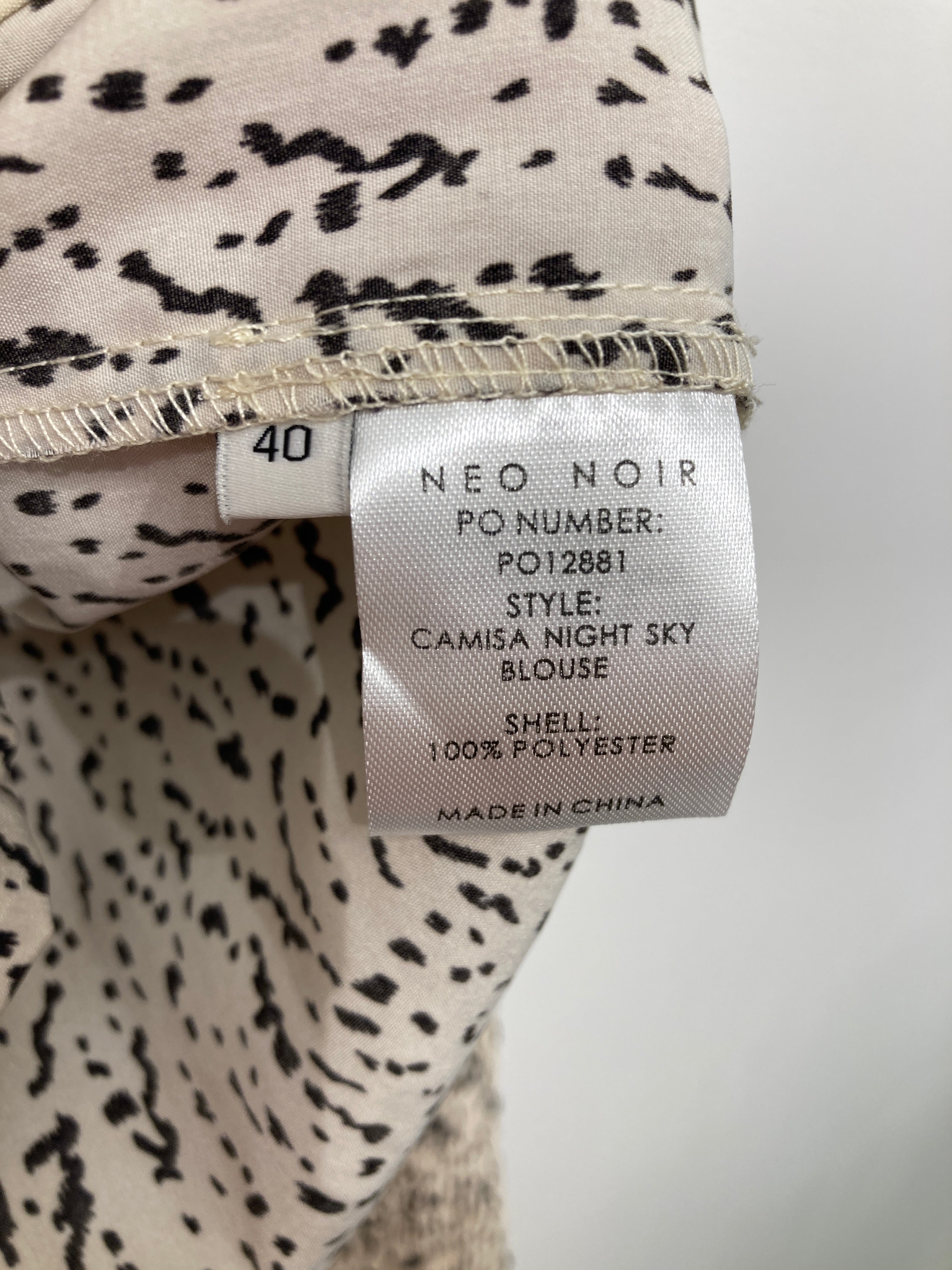 Neo Noir Bluse