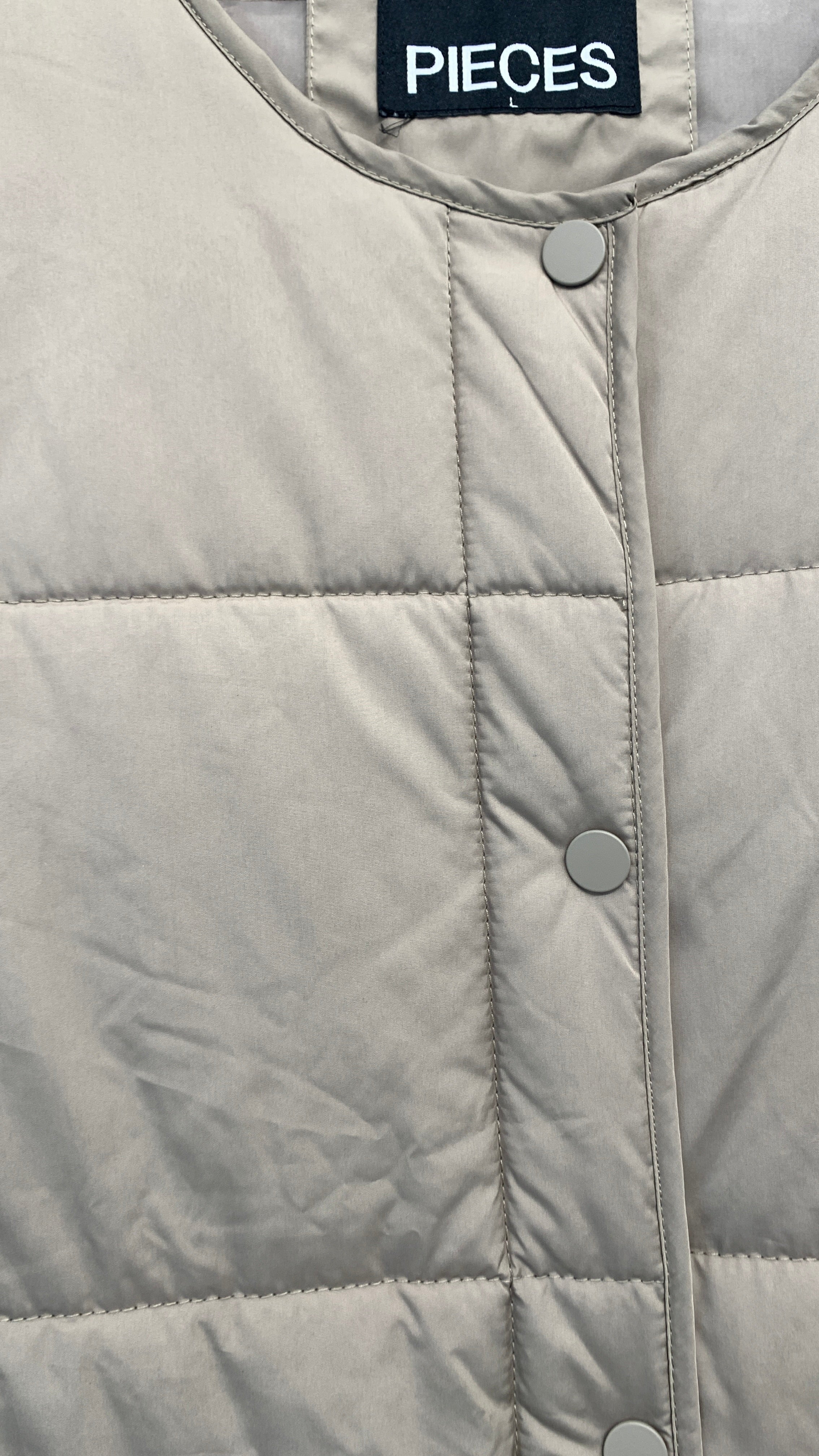 Pieces Vest