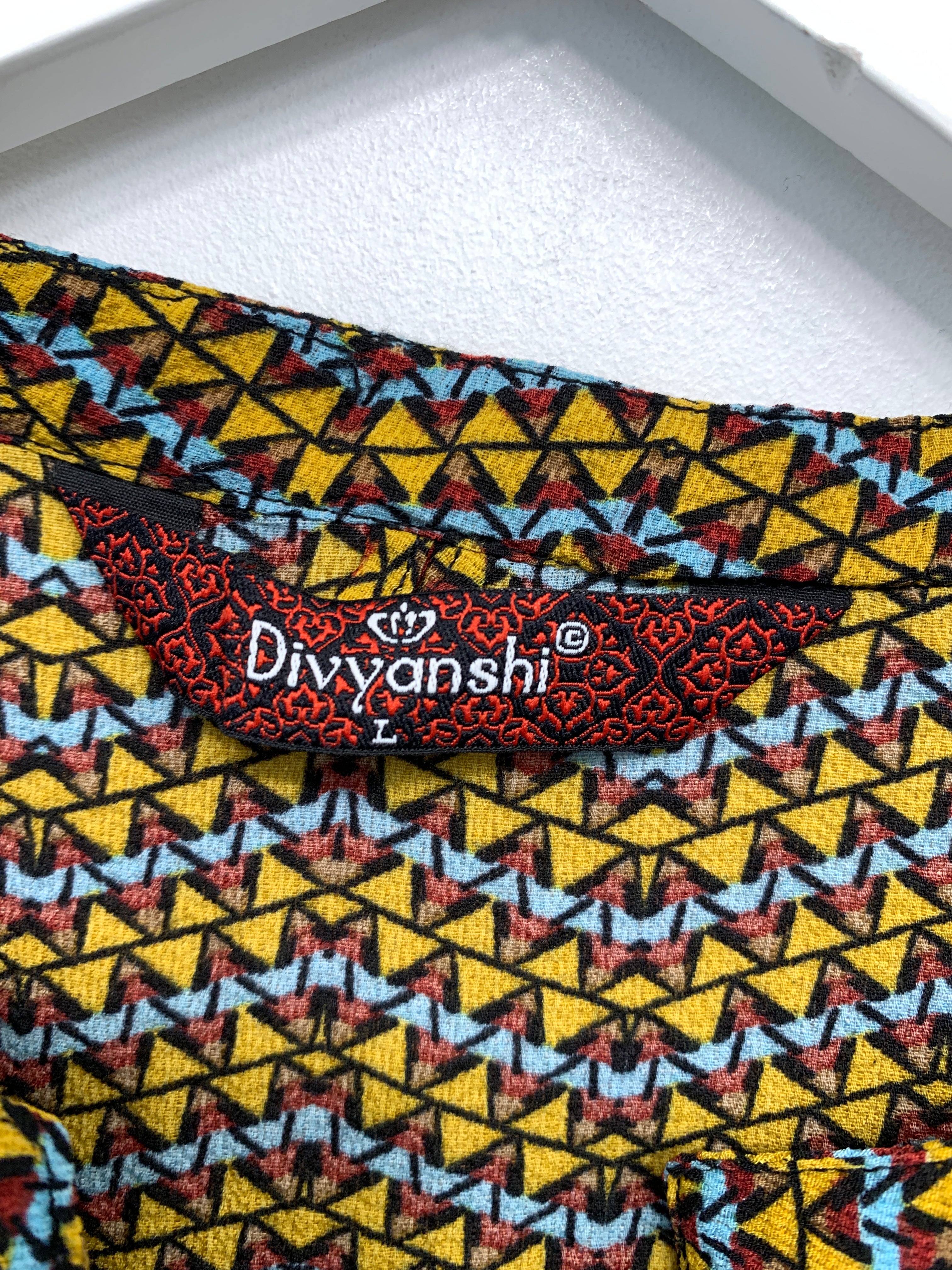 Divyanshi Bluse