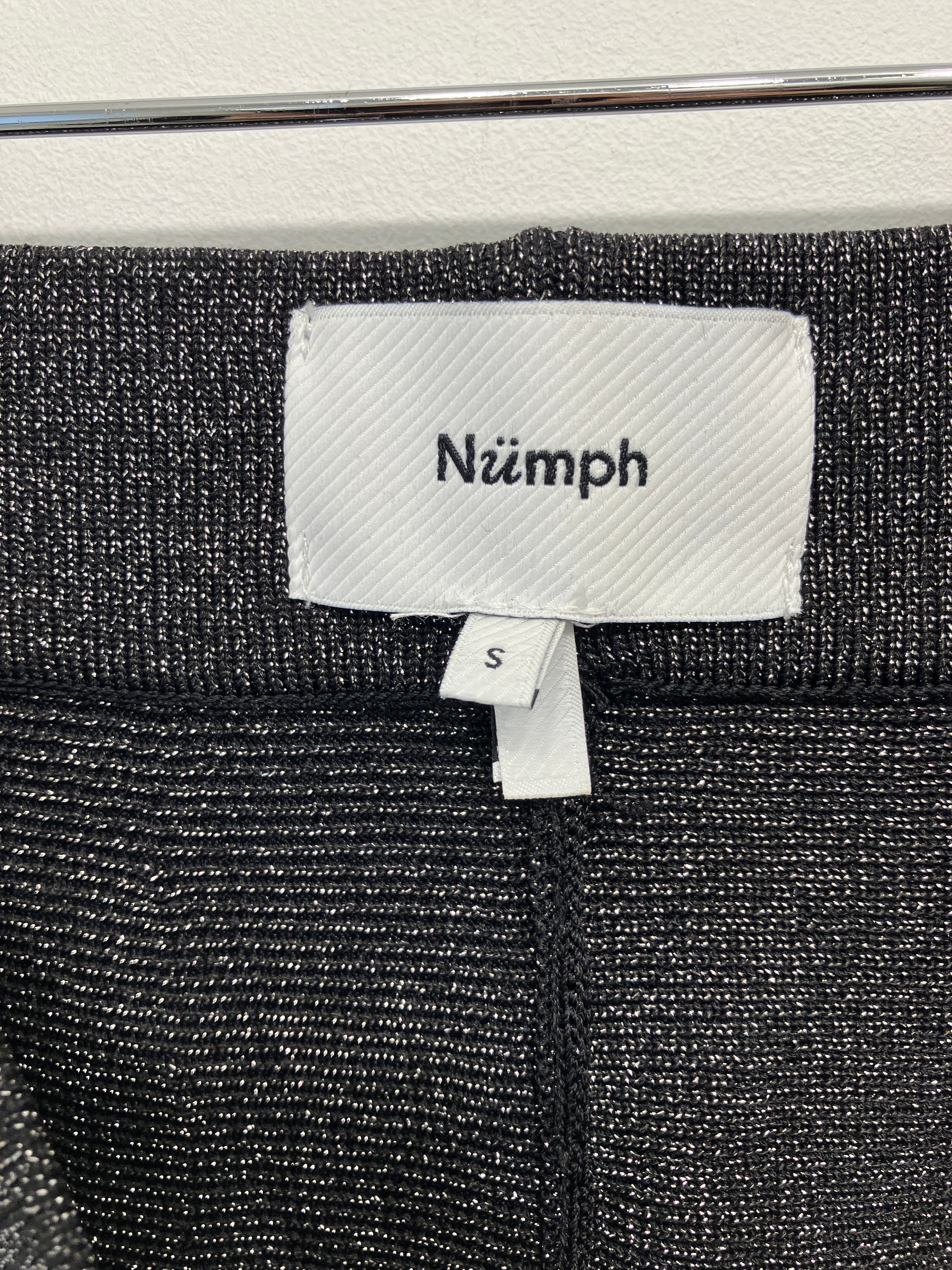 Nümpf Nederdel