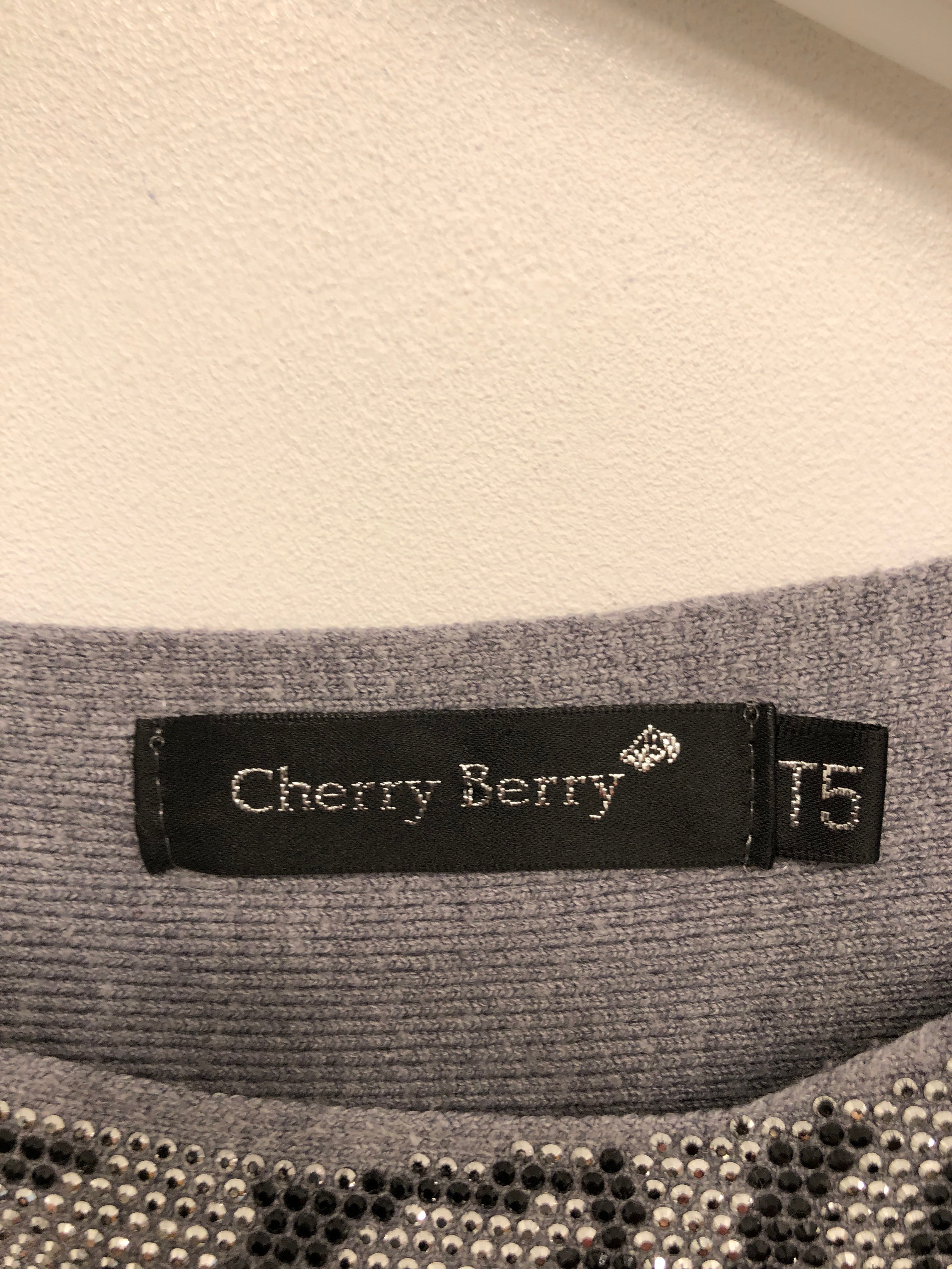 Cherry Berry Strikbluse