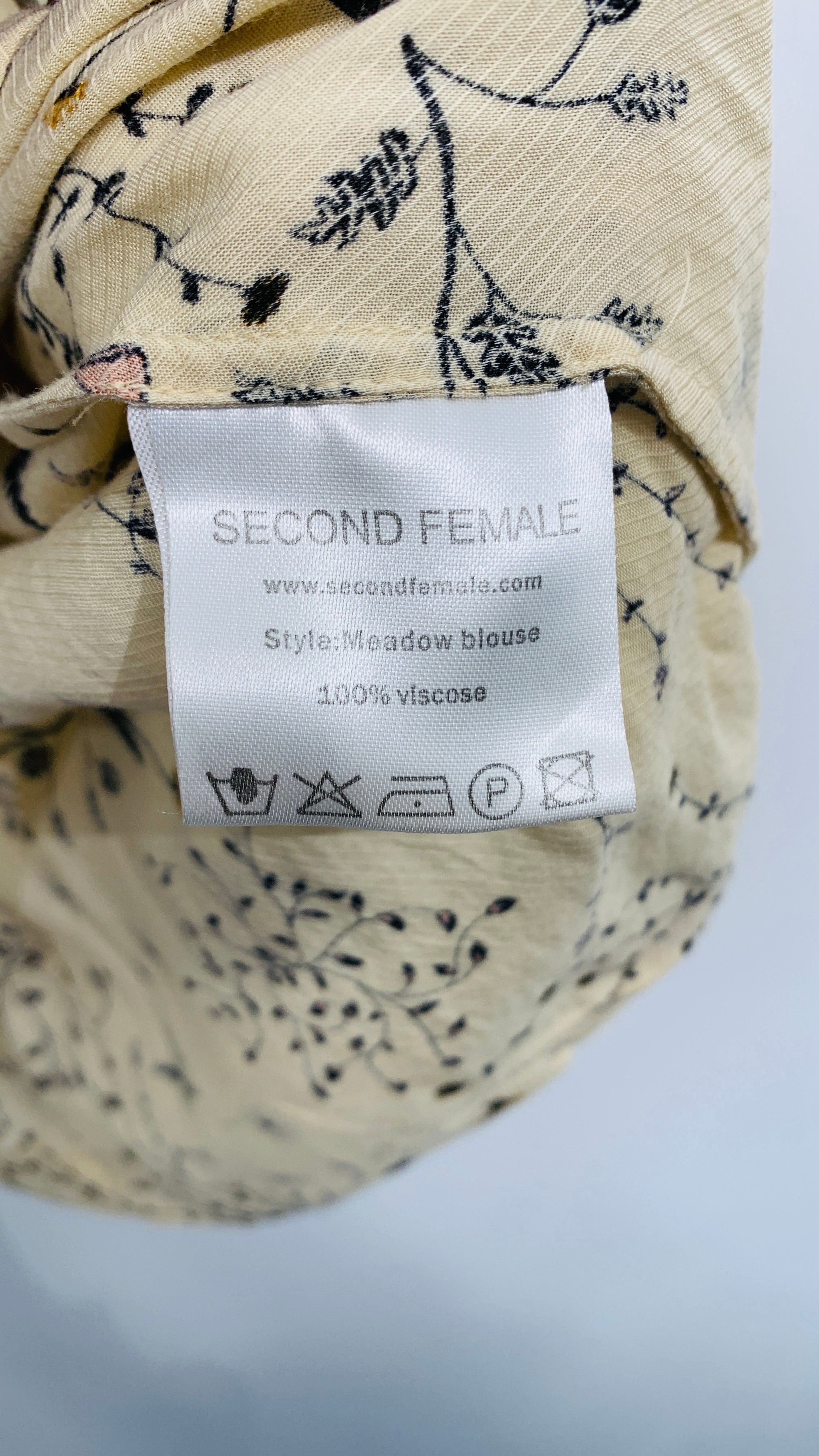 Secons Female Bluse
