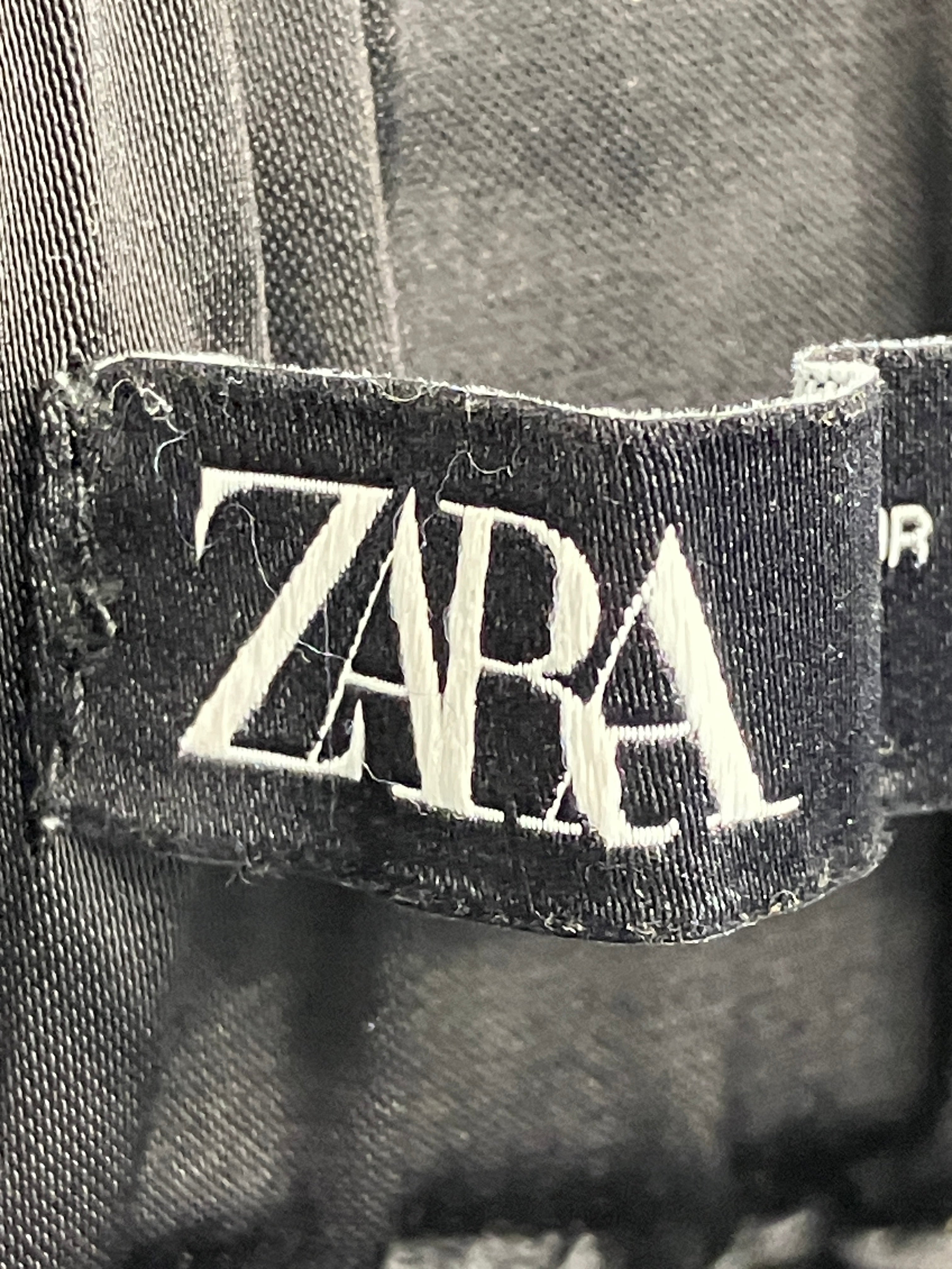 Zara Bukser