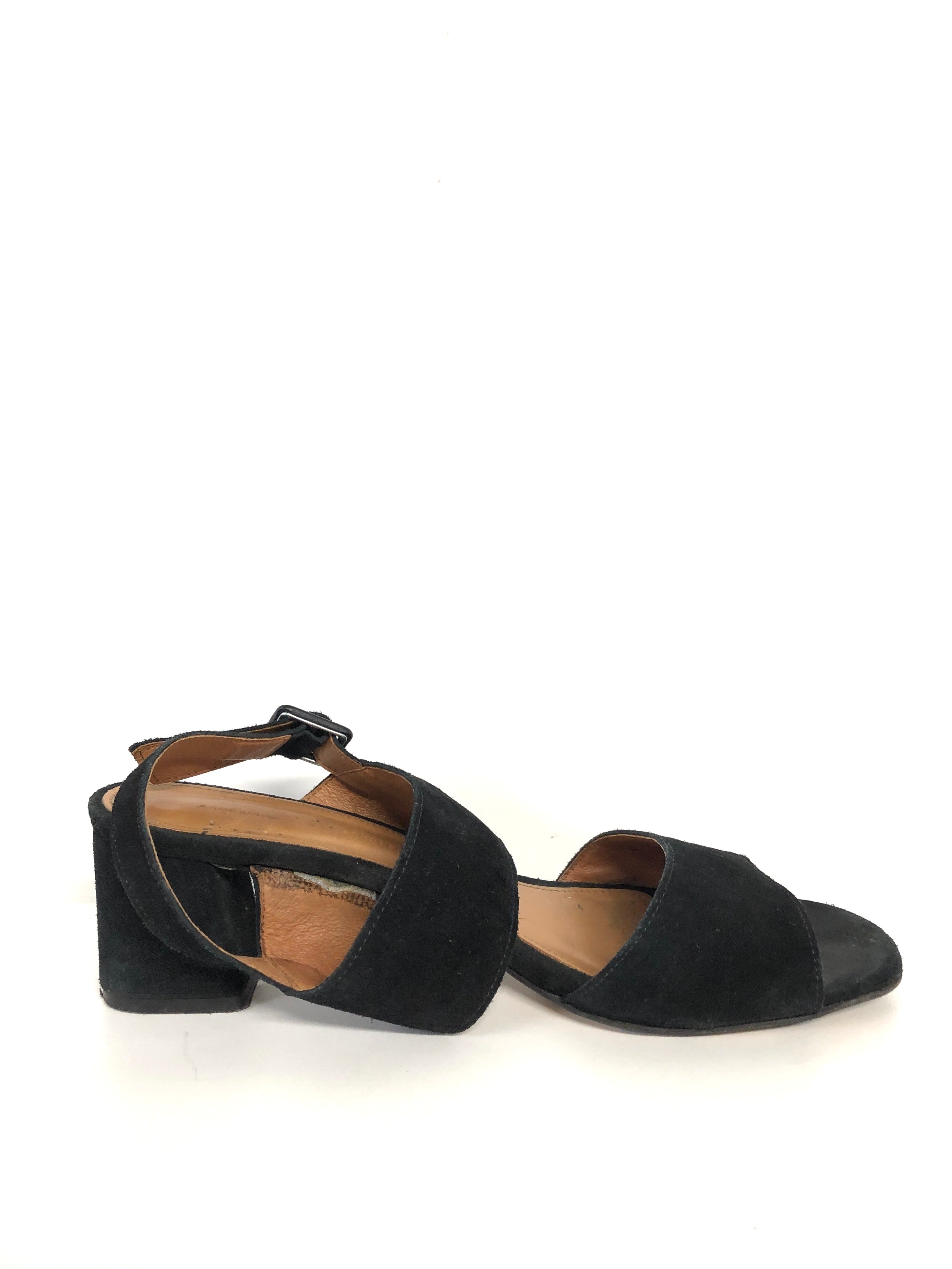 Anonymus Sandaler