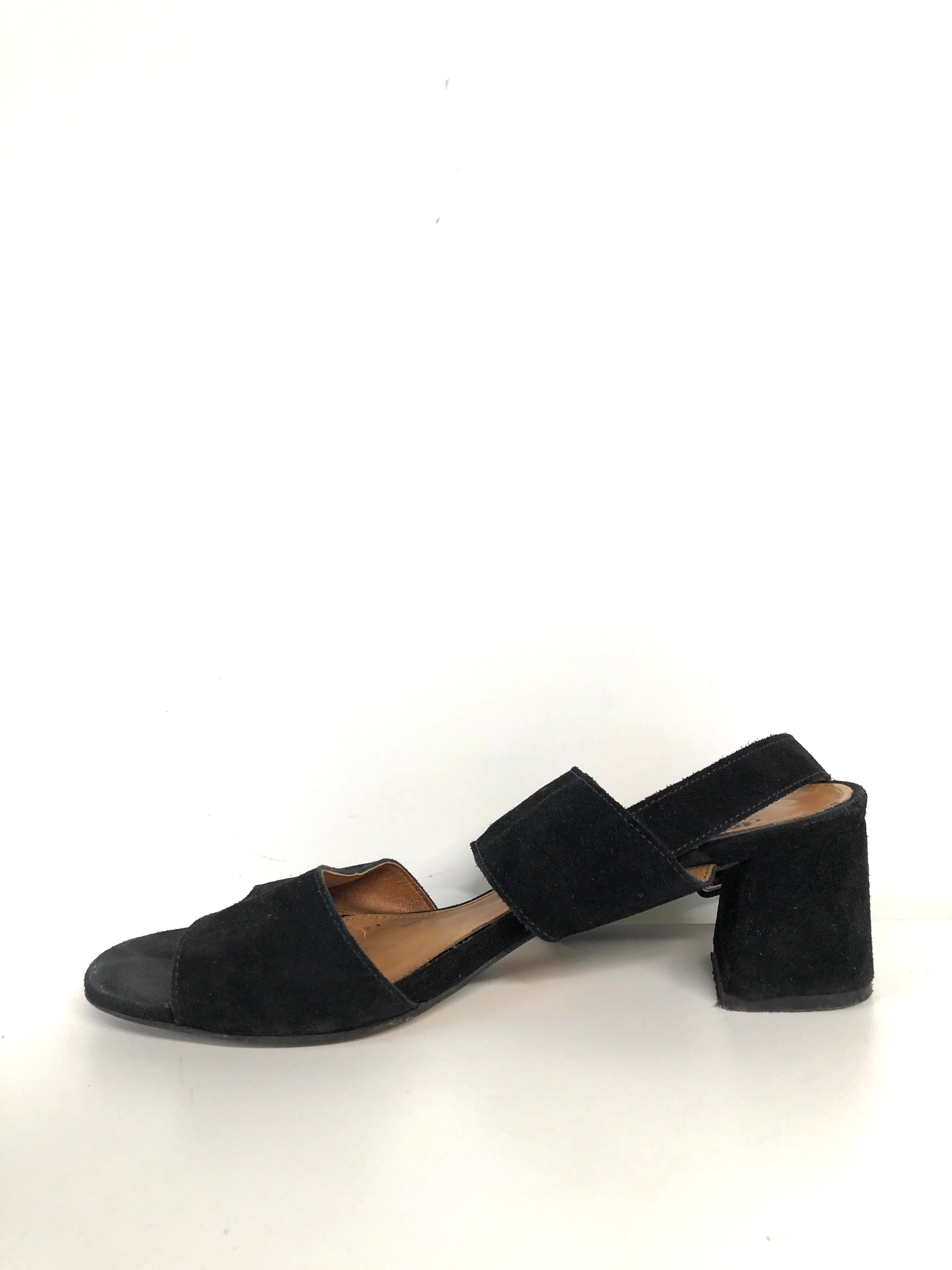Anonymus Sandaler