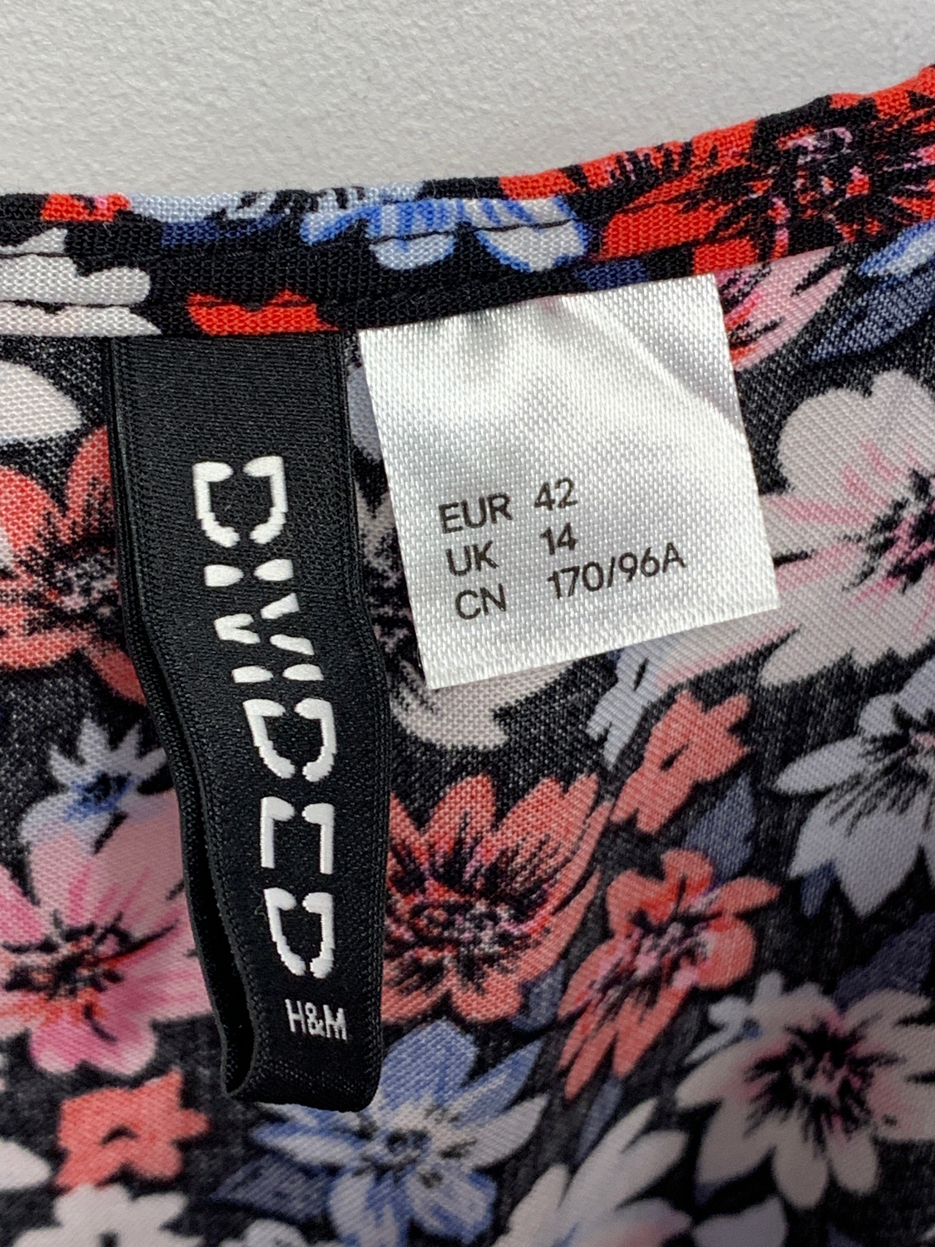 Divided Shorts dragt