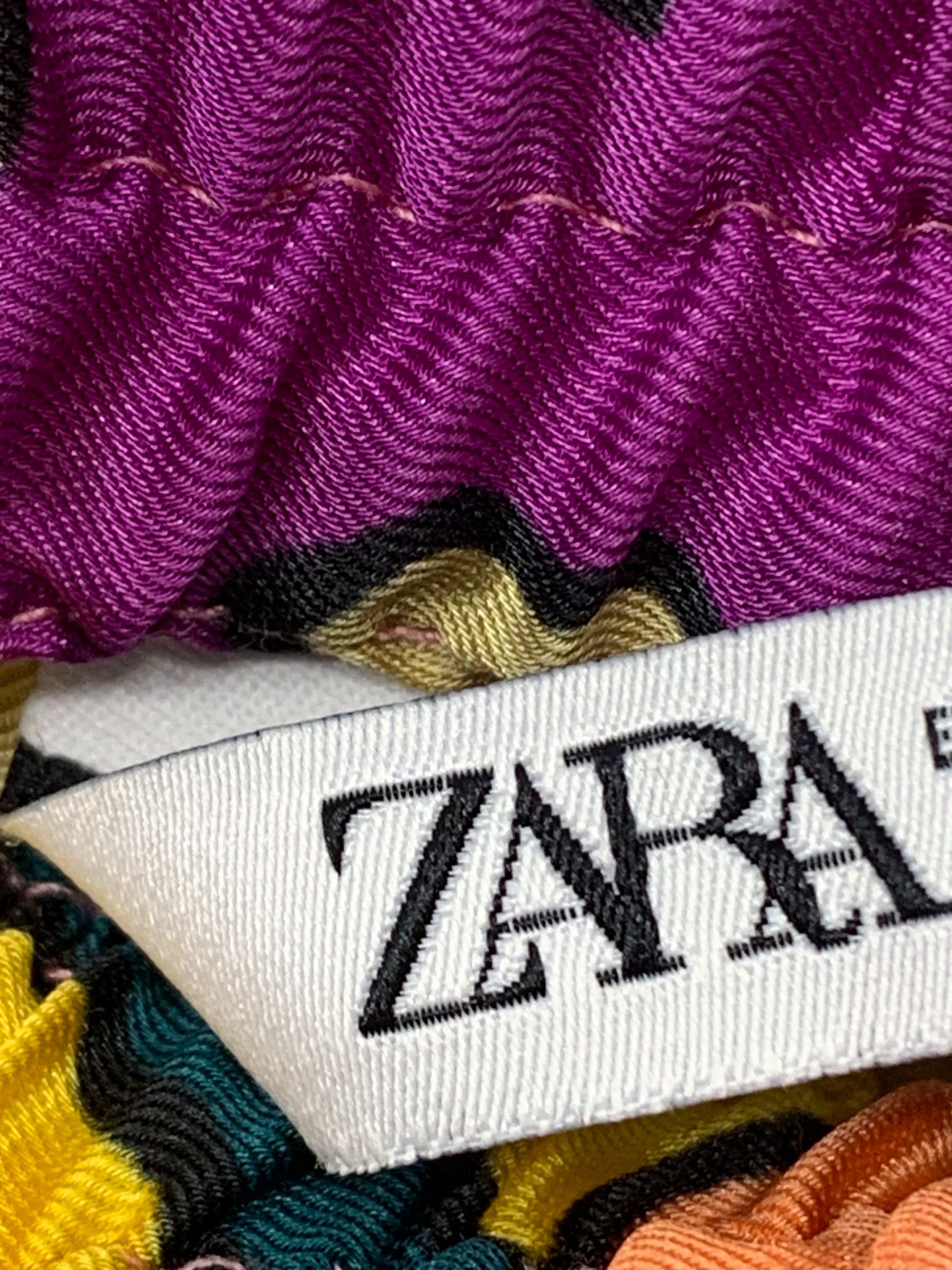 Zara Bukser