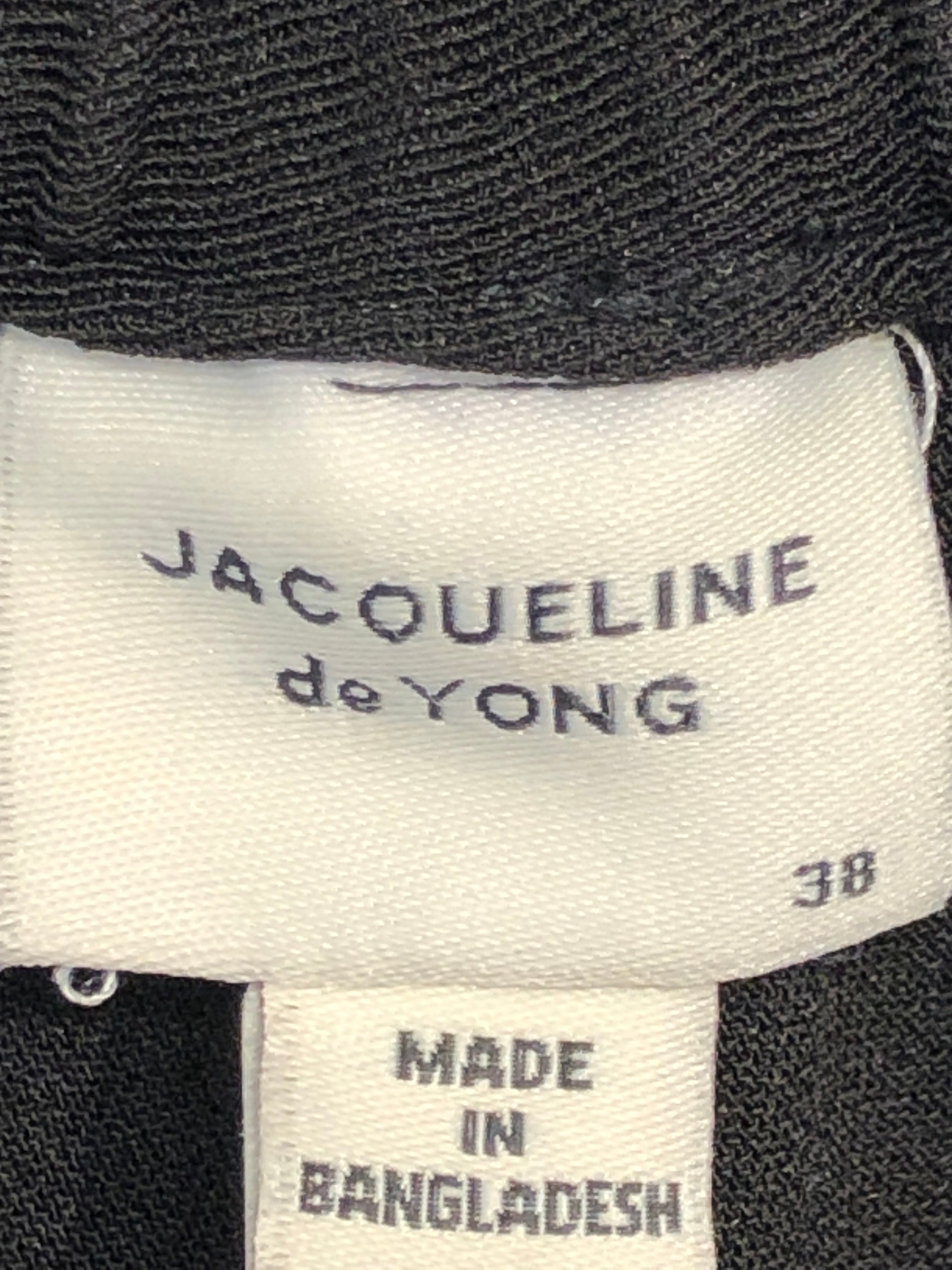 Jacqueline de Yong Bukser