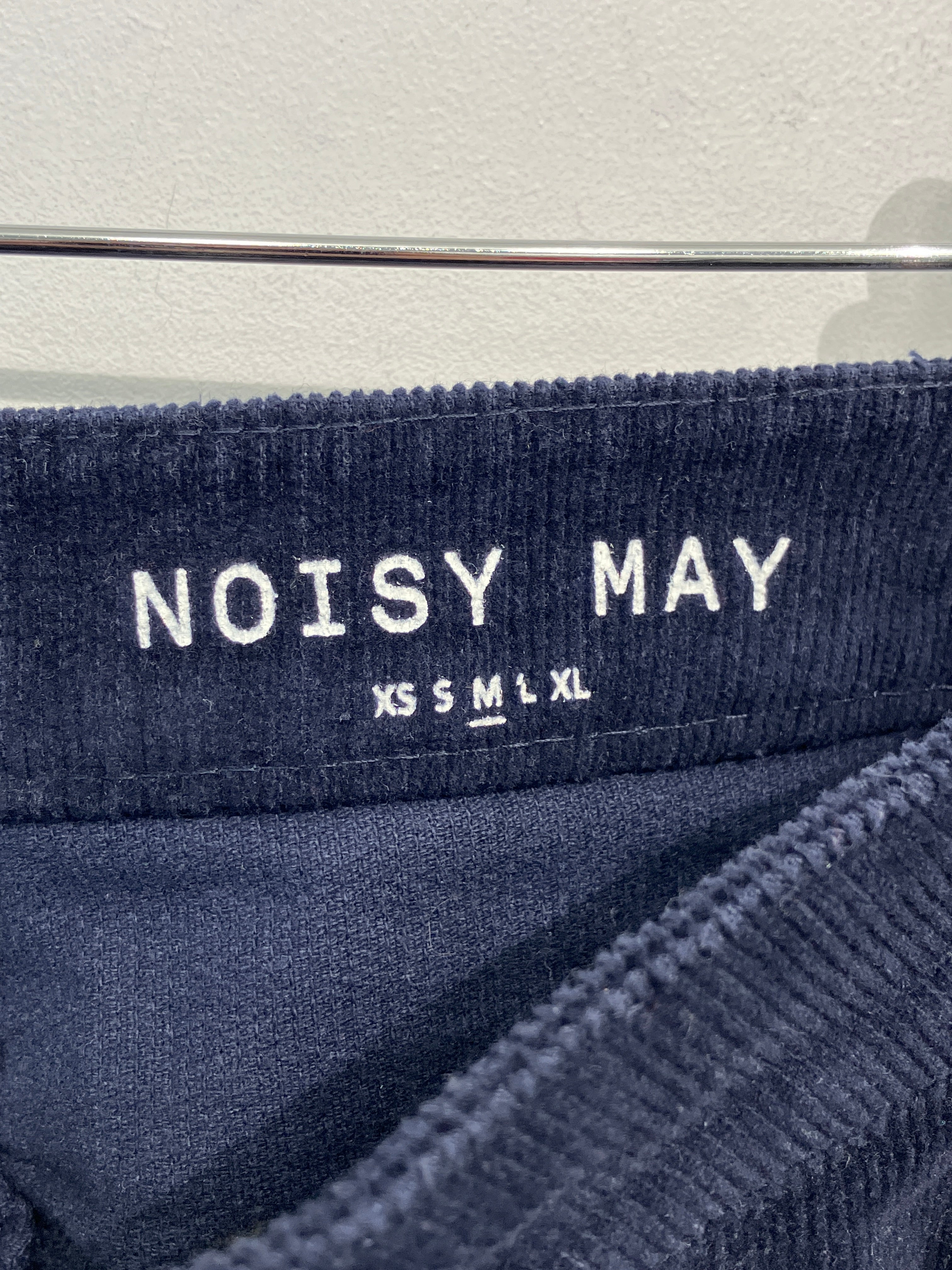 Noisy May Nederdel
