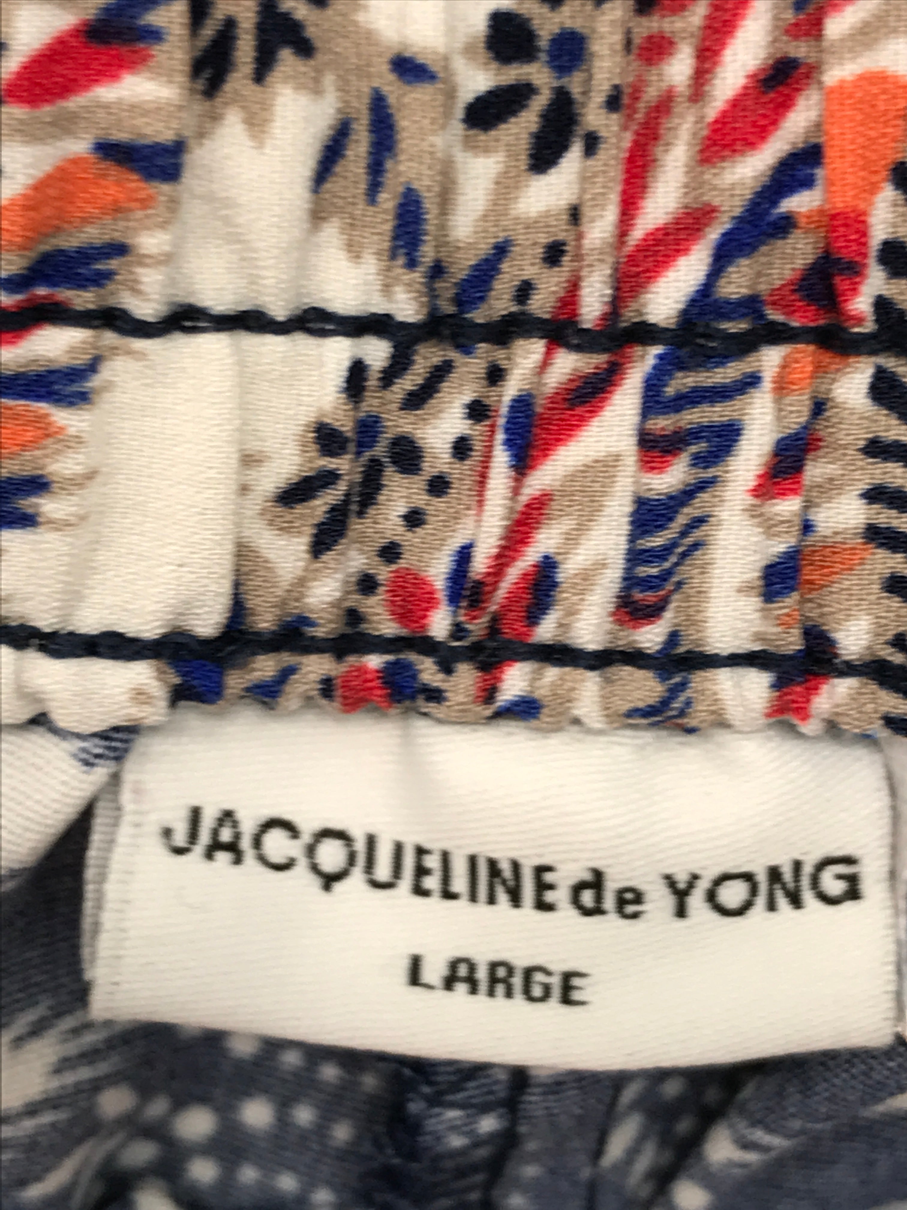 Jaqueline De Young Bukser