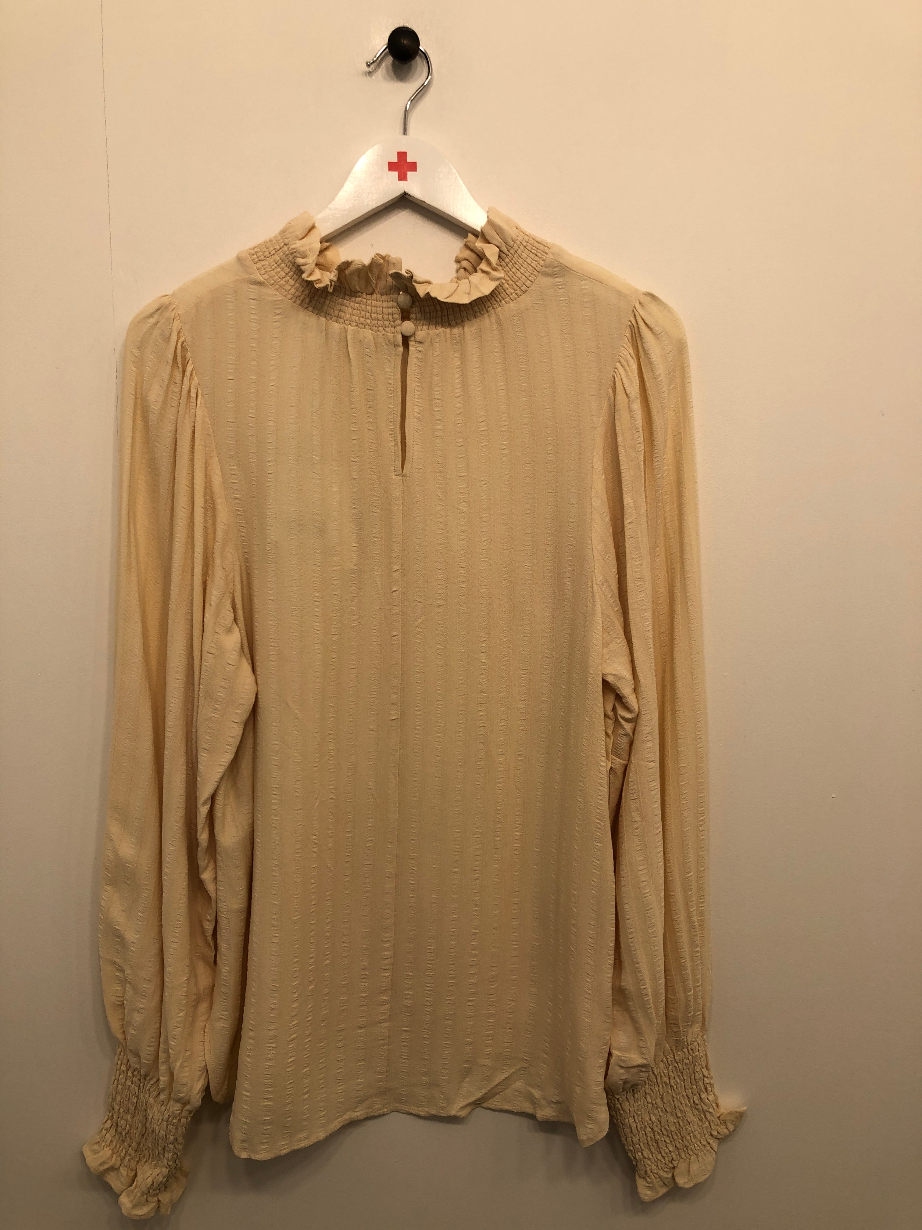Second Female Bluse