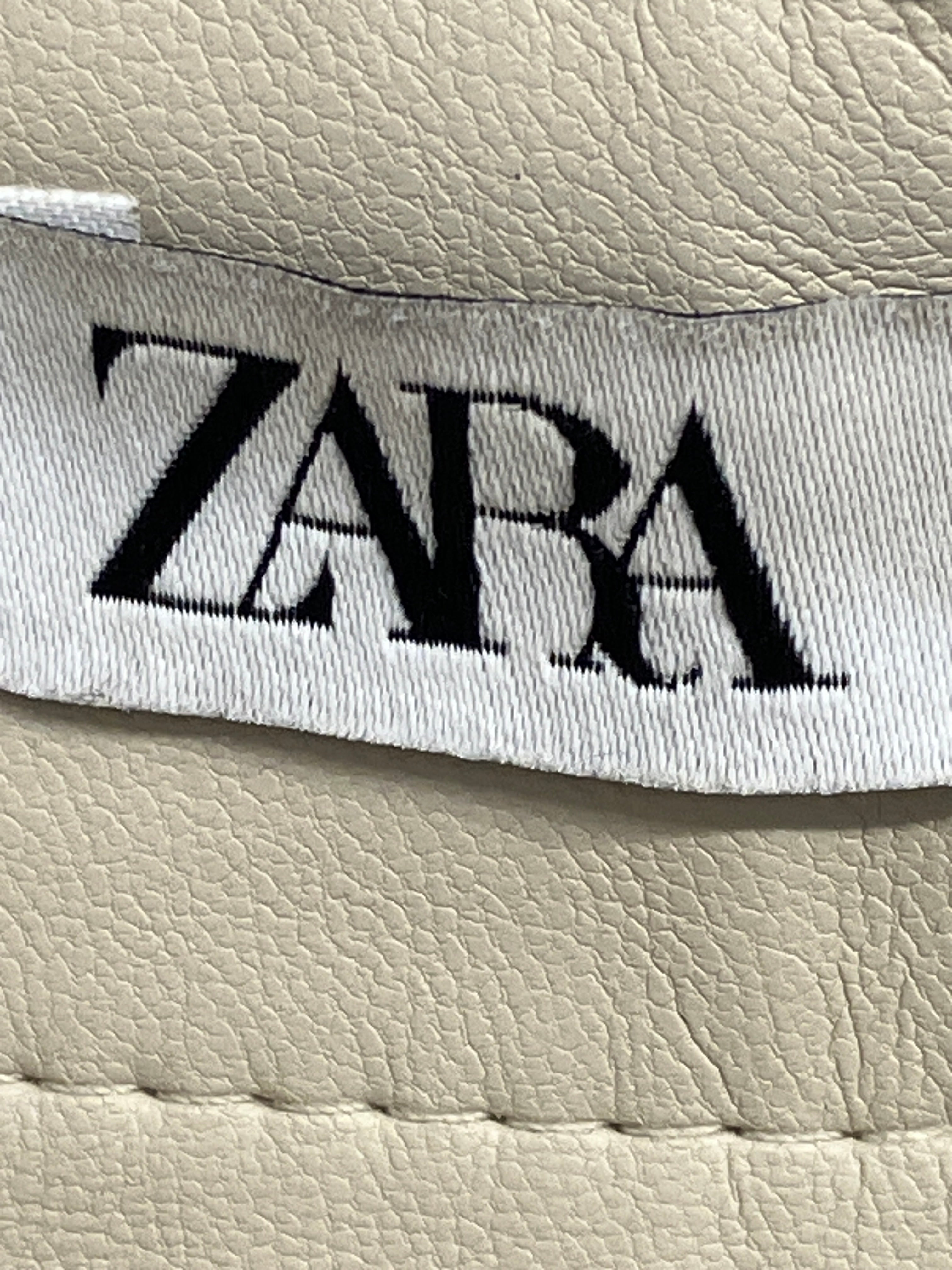 Zara Bukser