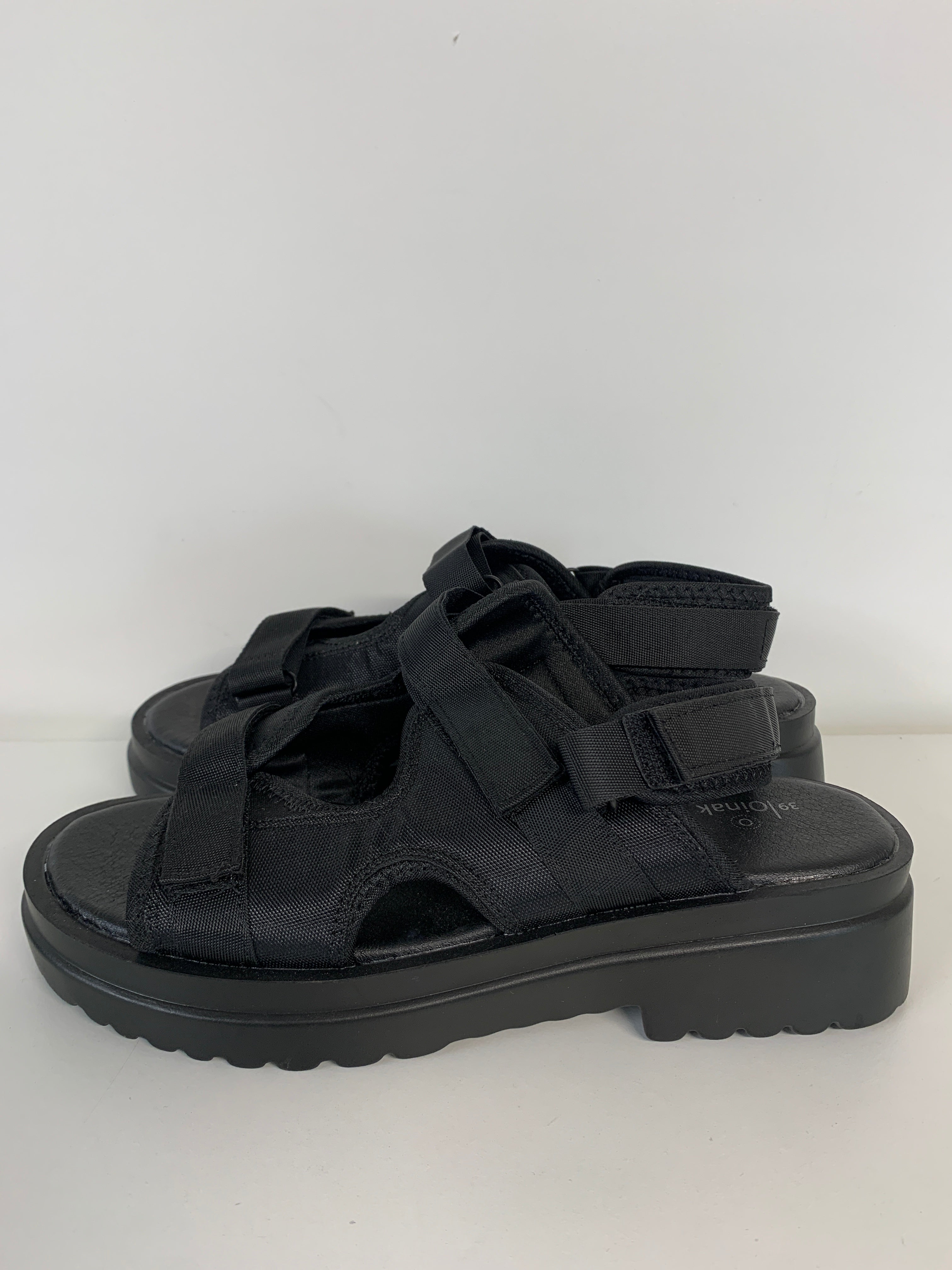 Oinak Sandaler