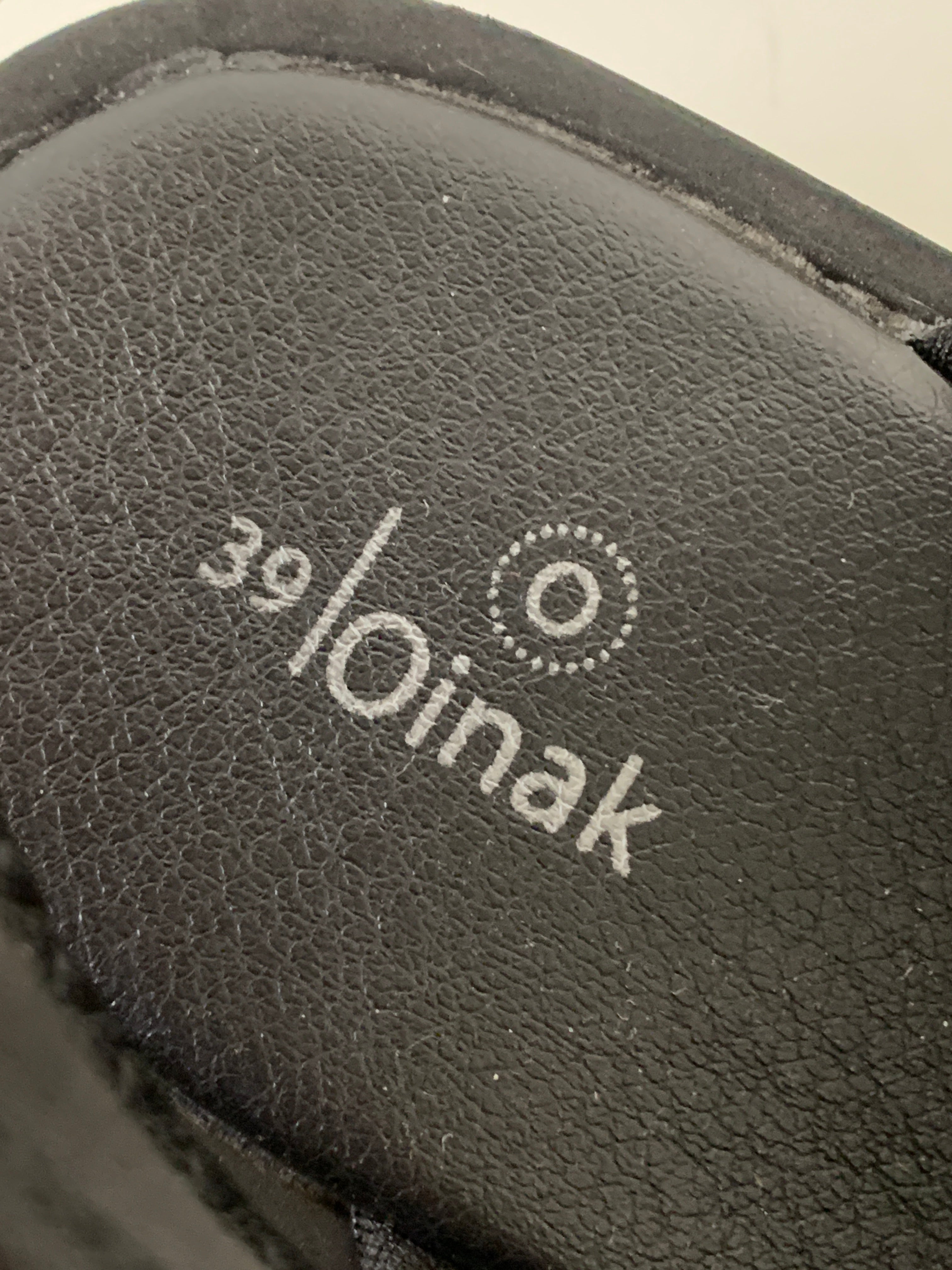 Oinak Sandaler