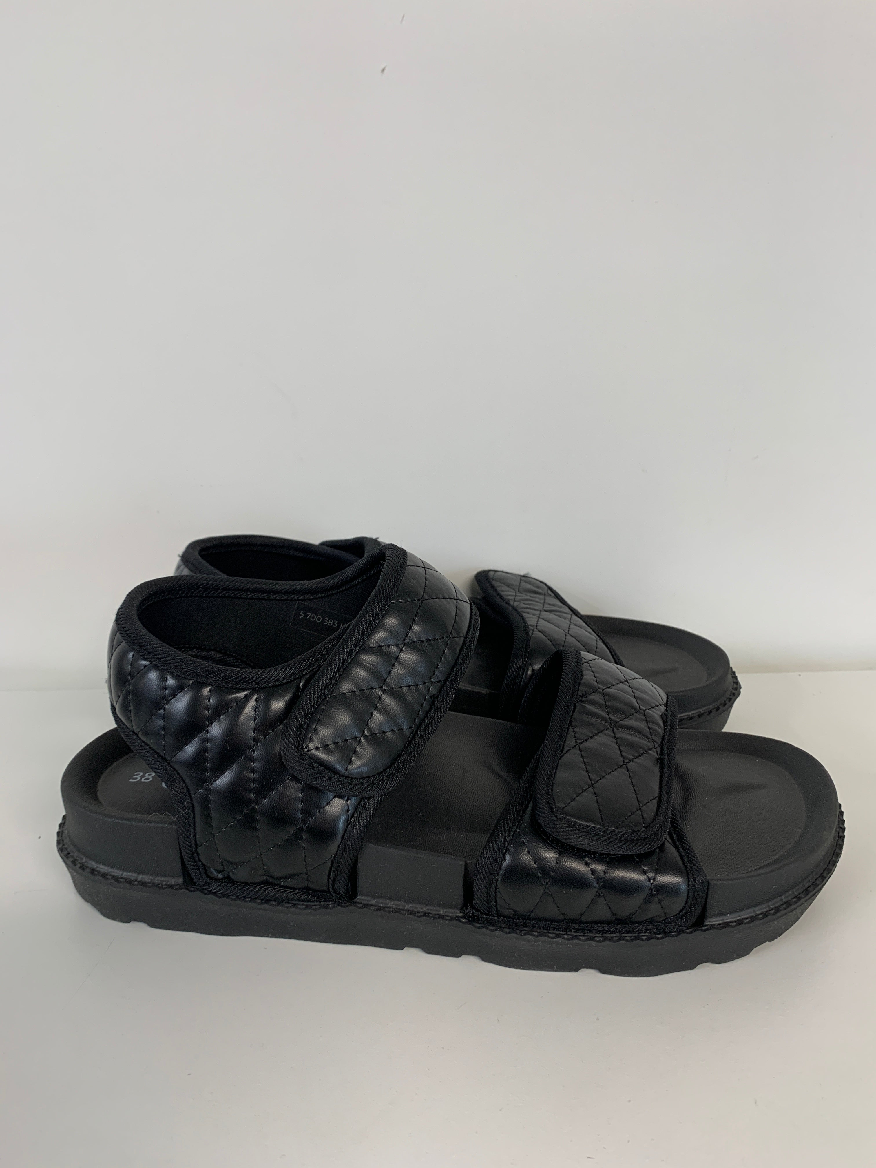 Oinak Sandaler