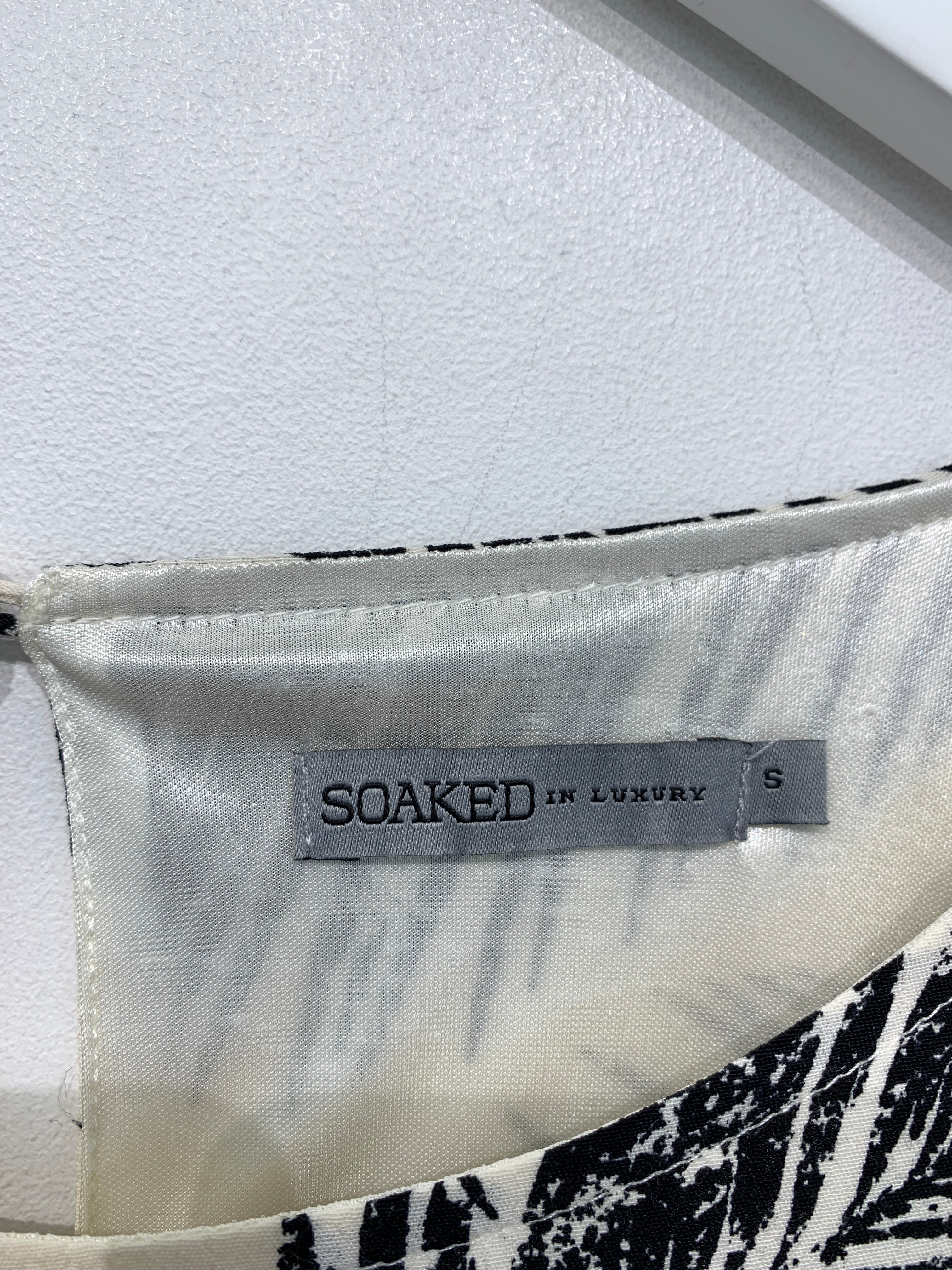 Soaked In Luxury Kjole