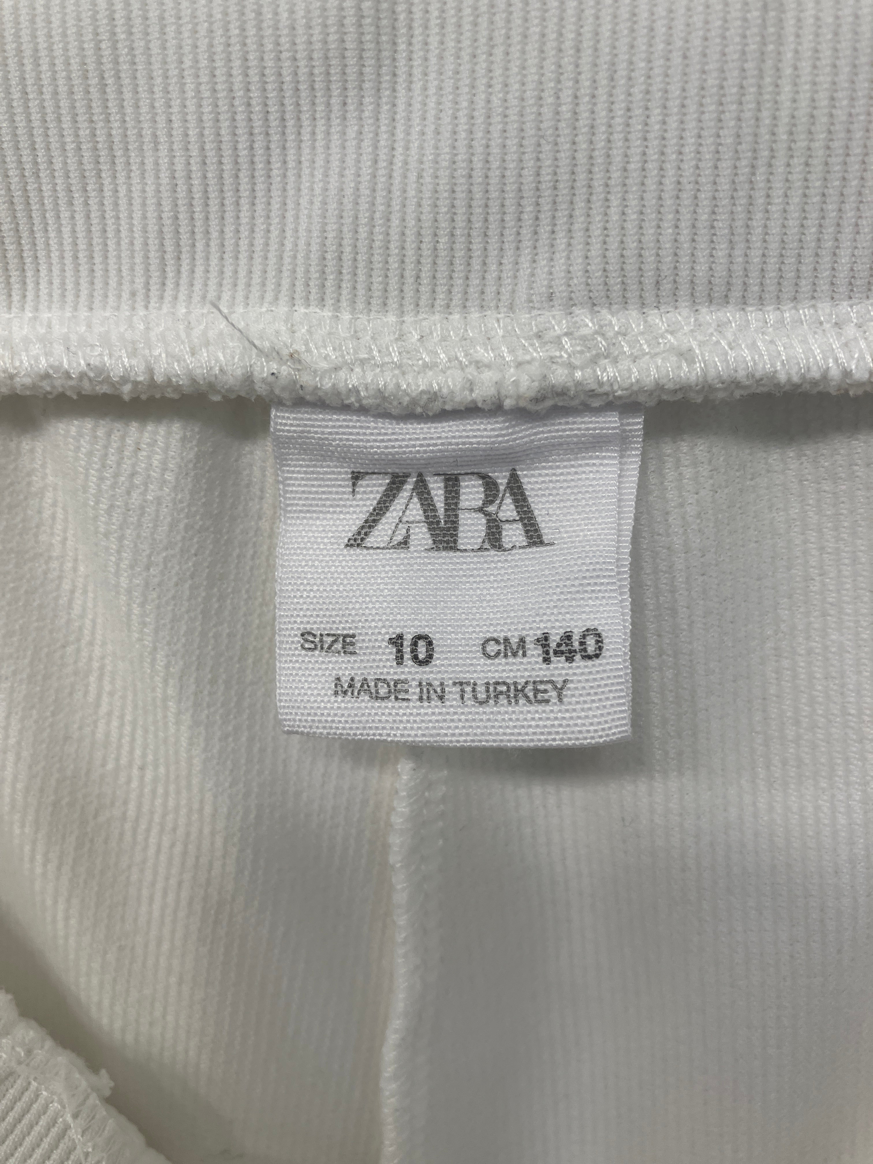 Zara Bukser