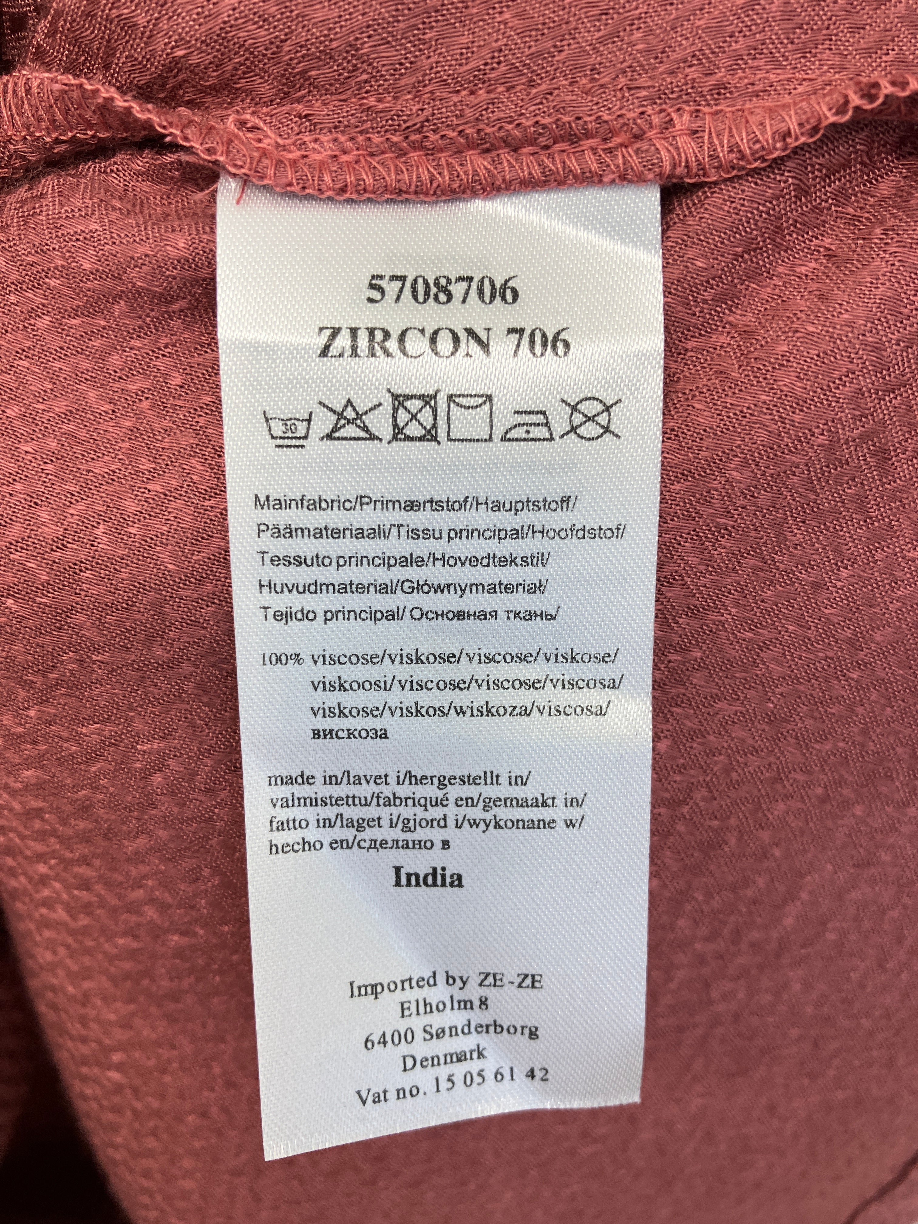 Ze-Ze Top