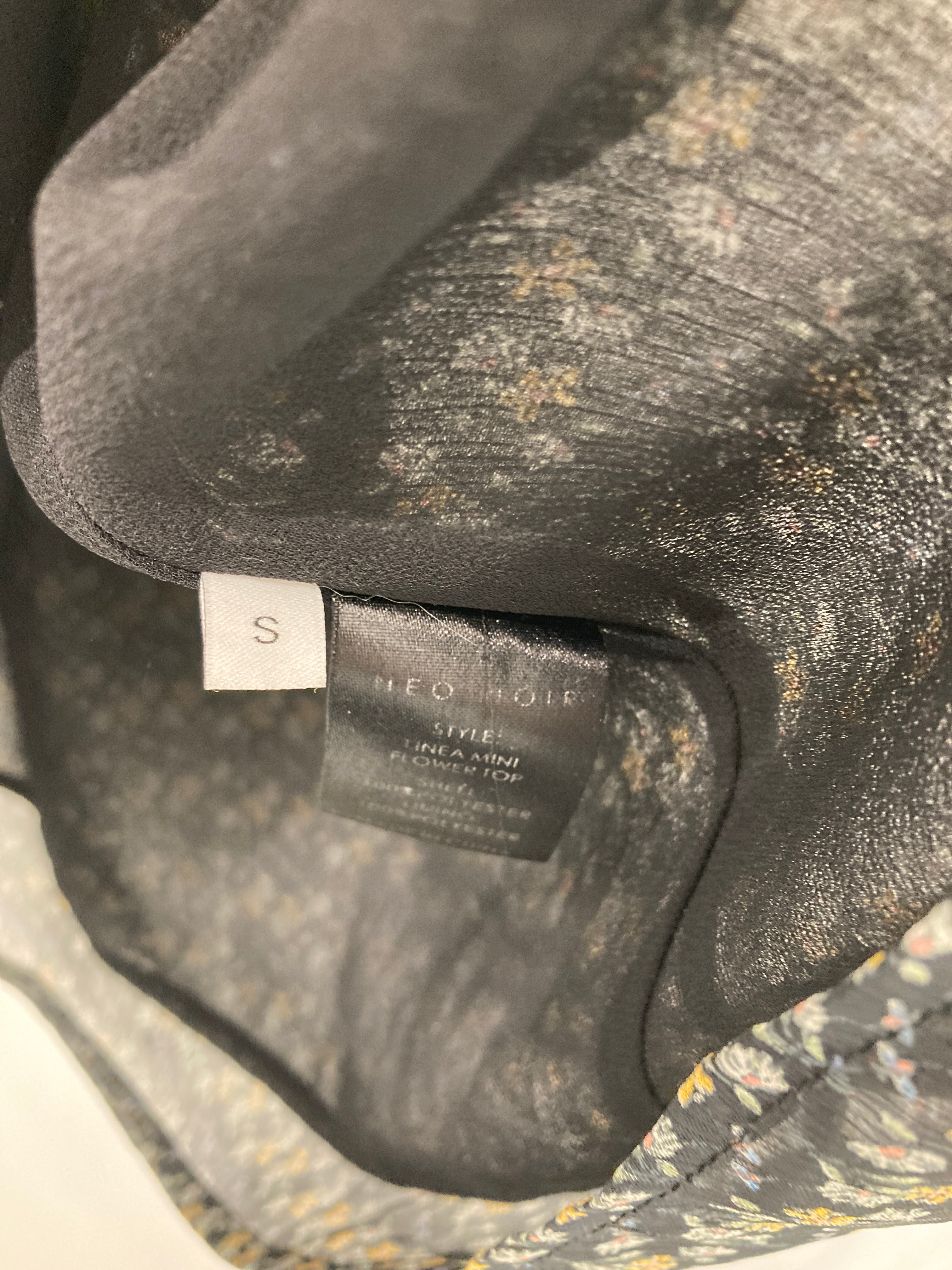 Neo Noir Top