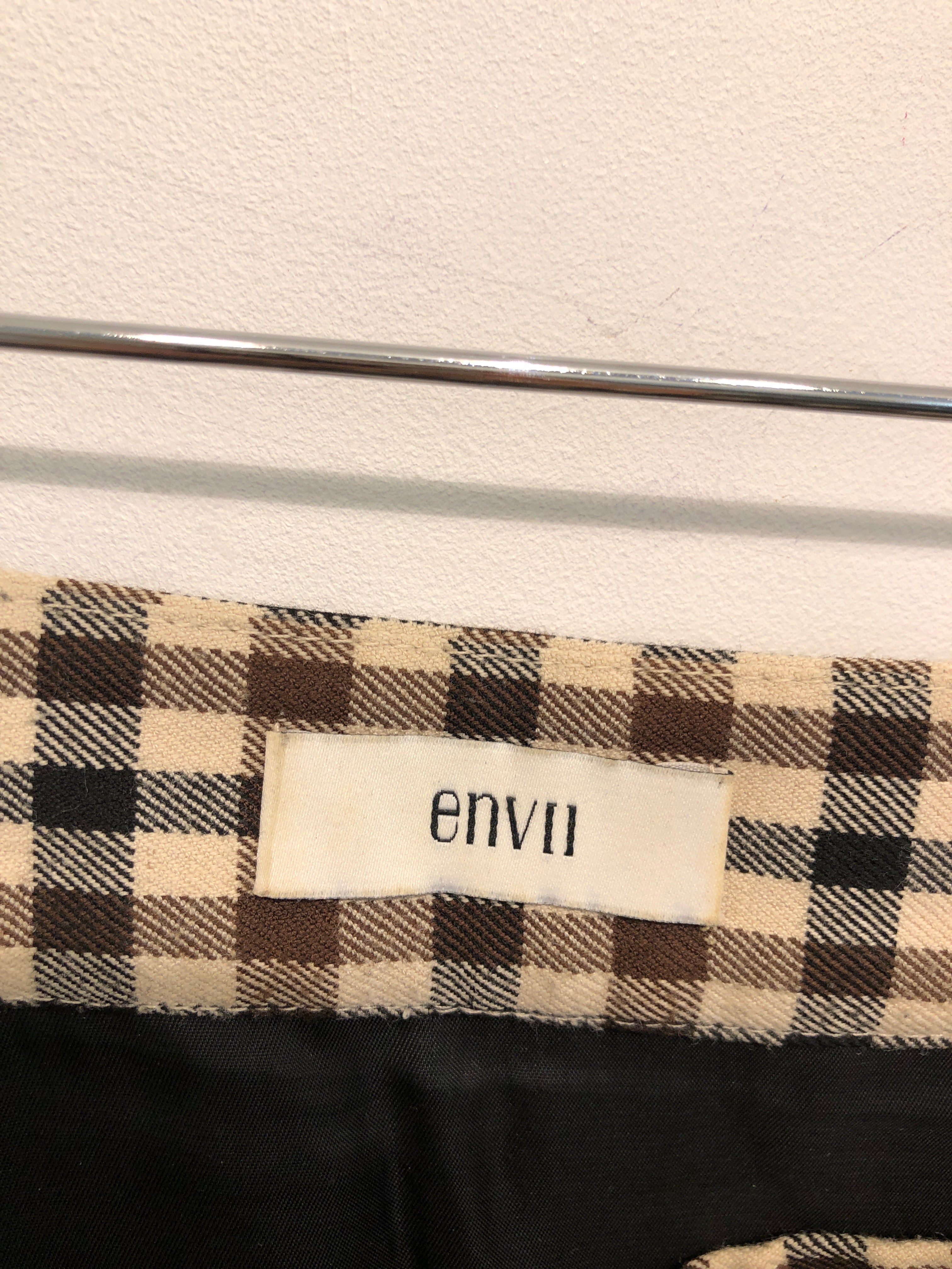 Envii Nederdel