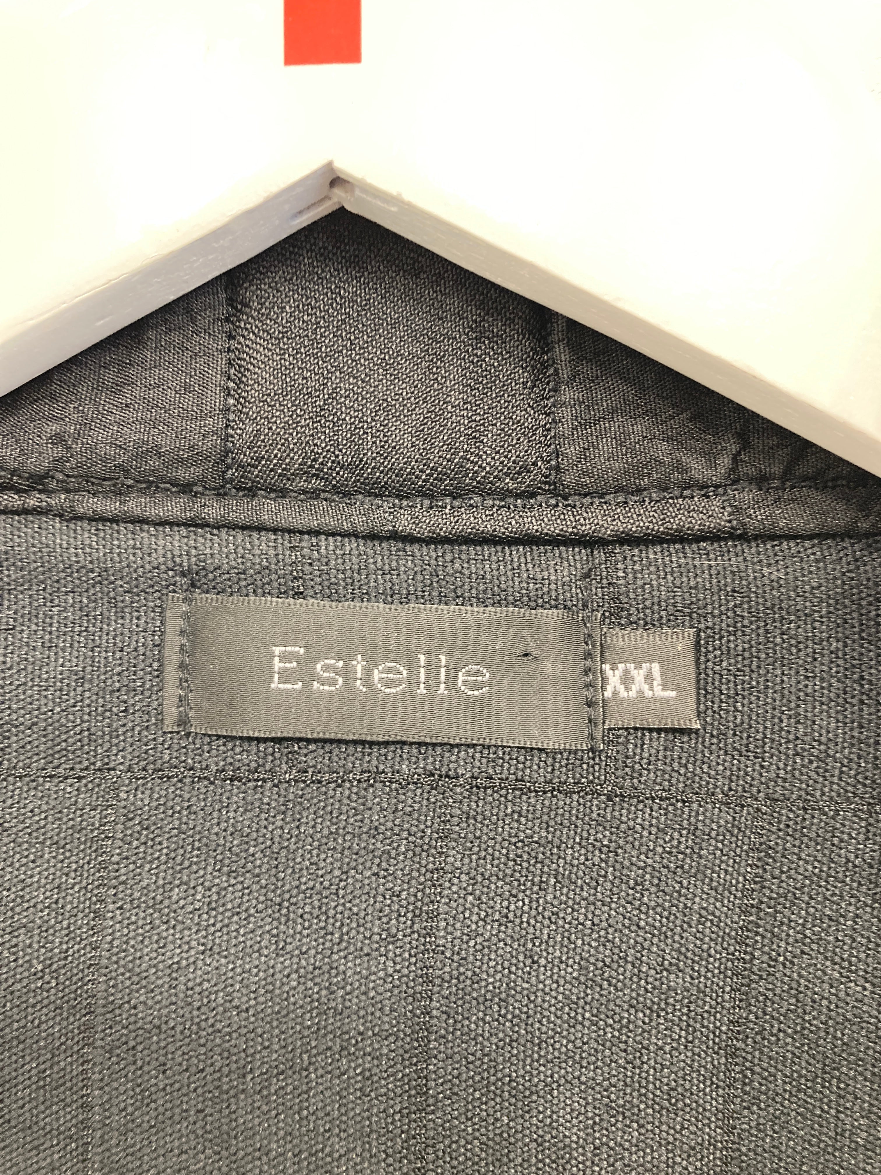 Estelle Jakke