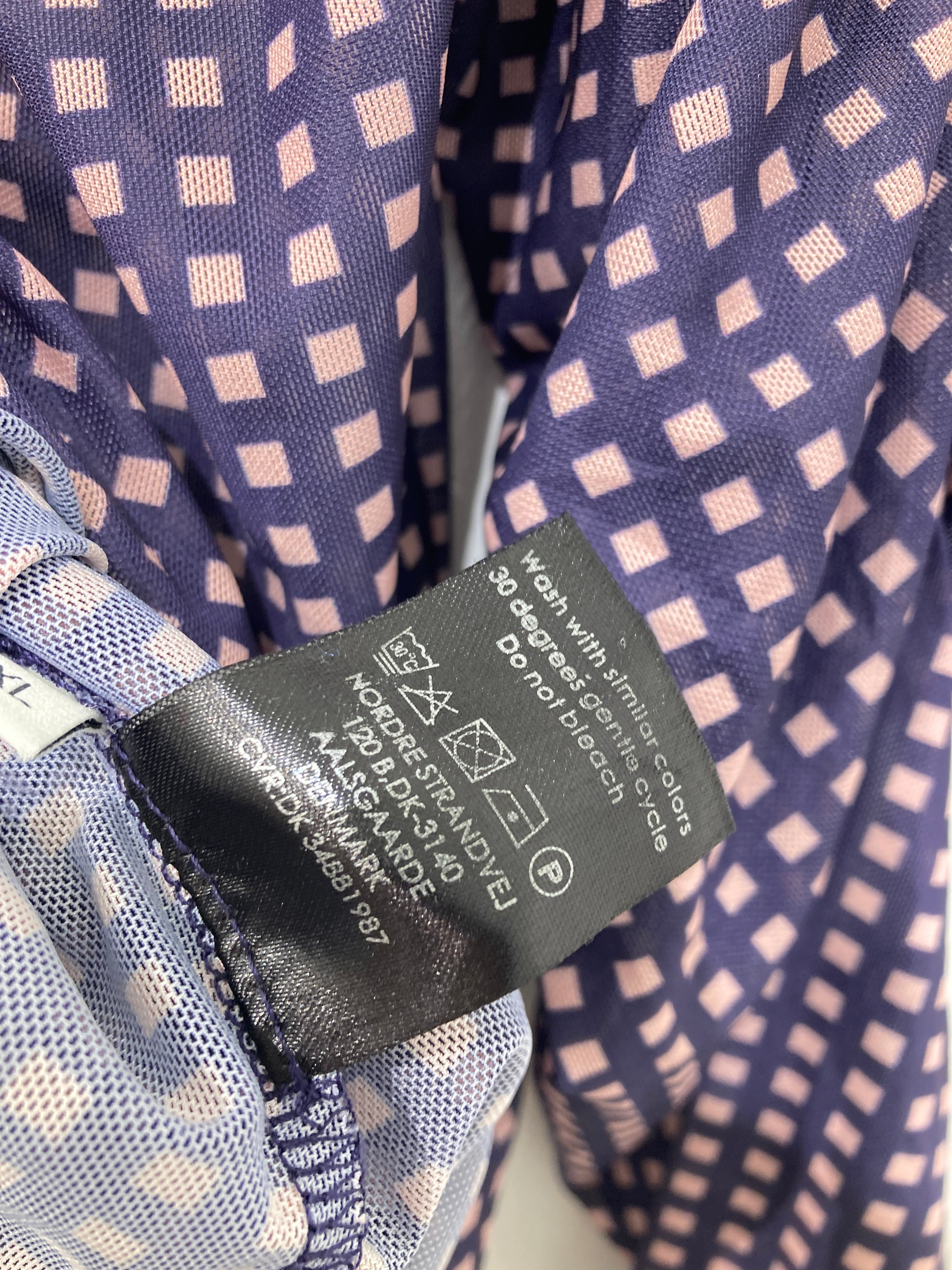 Neo Noir Bluse